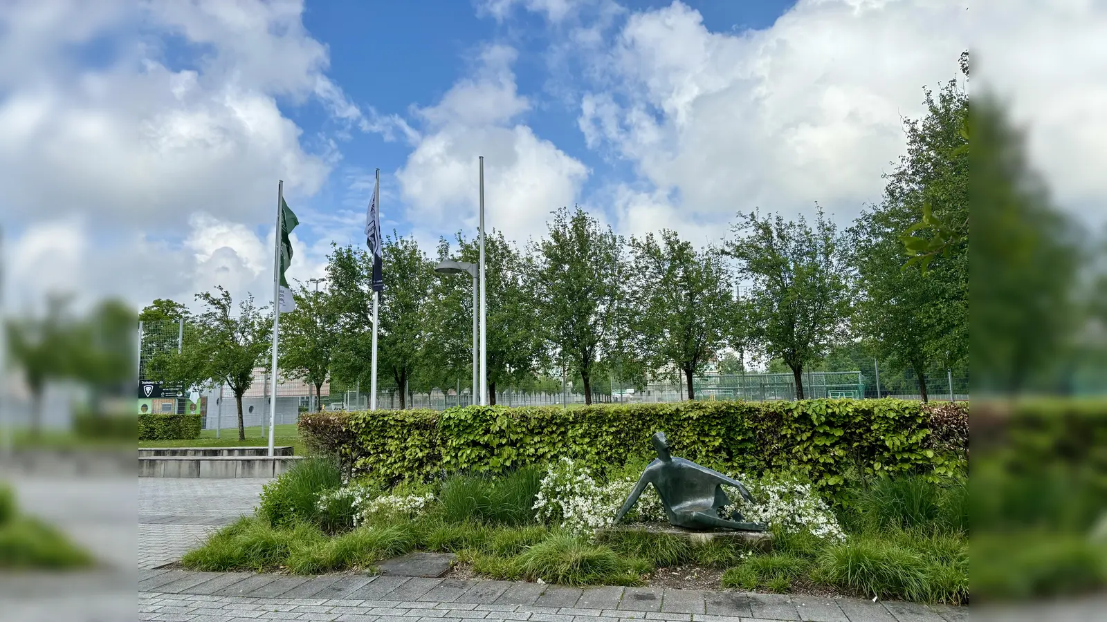 Drei Vereine teilen sich die Bezirkssportanlage in der Meyerbeerstraße: der SV Waldeck, der TUS Obermenzing und Herakles SV München. Das Objekt wird allerdings teils vom Liegenschaften- und teils vom Sportamt verwaltet. (Foto: Ulrike Seiffert)