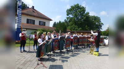 Die Musiker der Blaskapelle Gelting spielen ein Potpourri beliebter Melodien. (Foto: Verein)