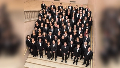 Der Münchner Motettenchor besteht aus rund 100 Mitgliedern, die sich in ihrer Freizeit dem Chorsingen mit hochprofessionellem Anspruch widmen. (Foto: Daniel Schvarcz)