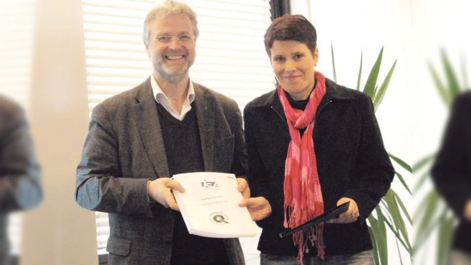 Übergabe der Auszeichnung »Gütesiegel für berufliche und soziale Integration«	 (Foto: privat)