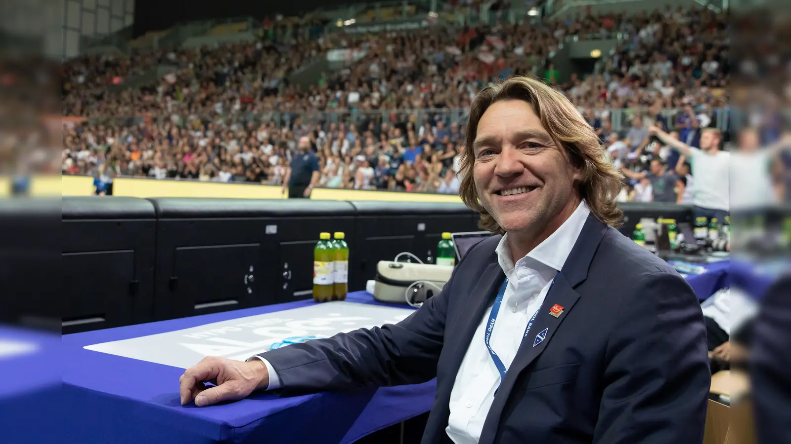 General Manager Hannes Kronthaler erklärt das Aus für die Hypo AlpenVolleys. (Foto: Christian Forcher)