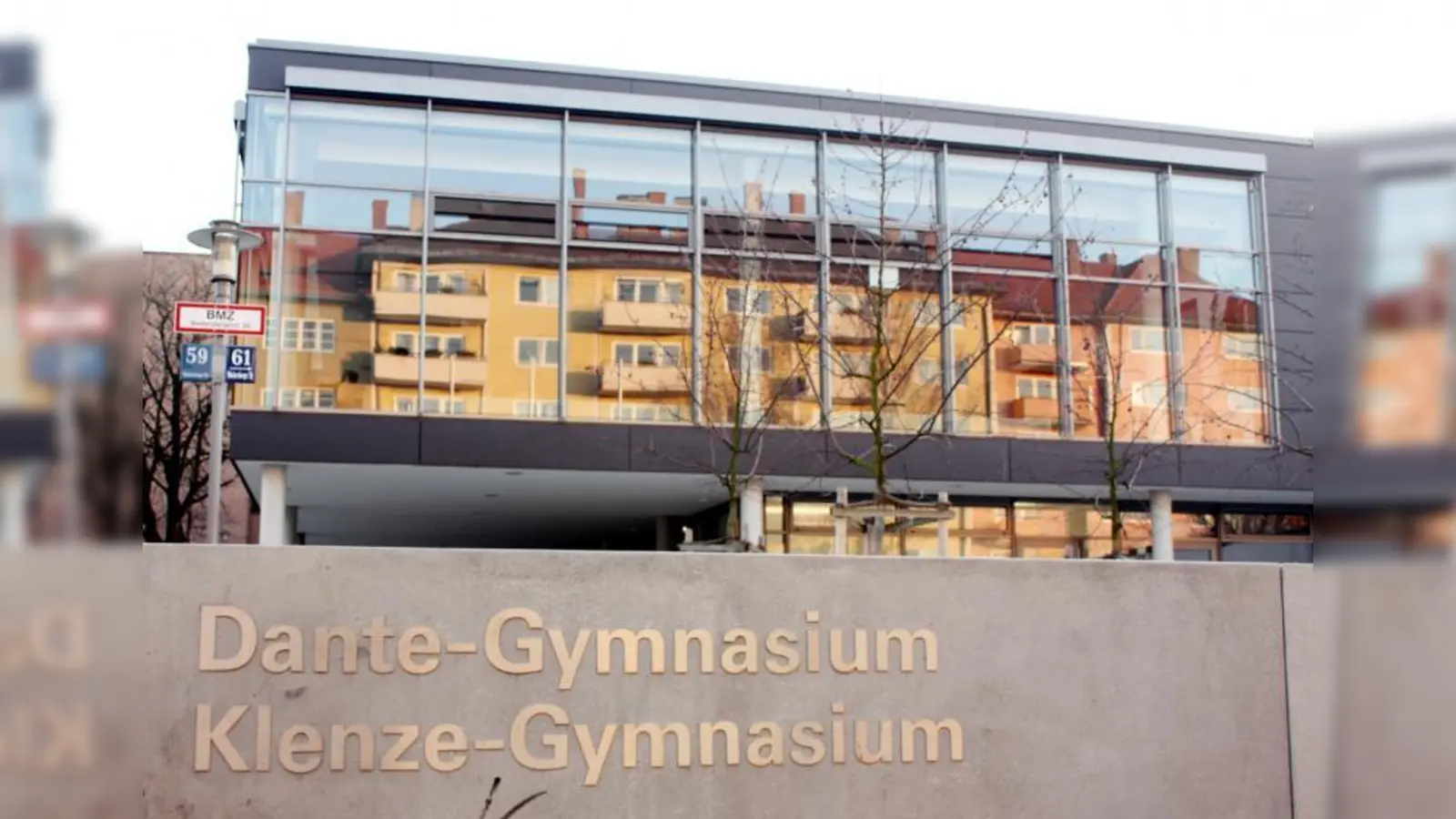 In der Mensa am Dante-Gymnasium findet die Diskussion statt. (Foto: job)