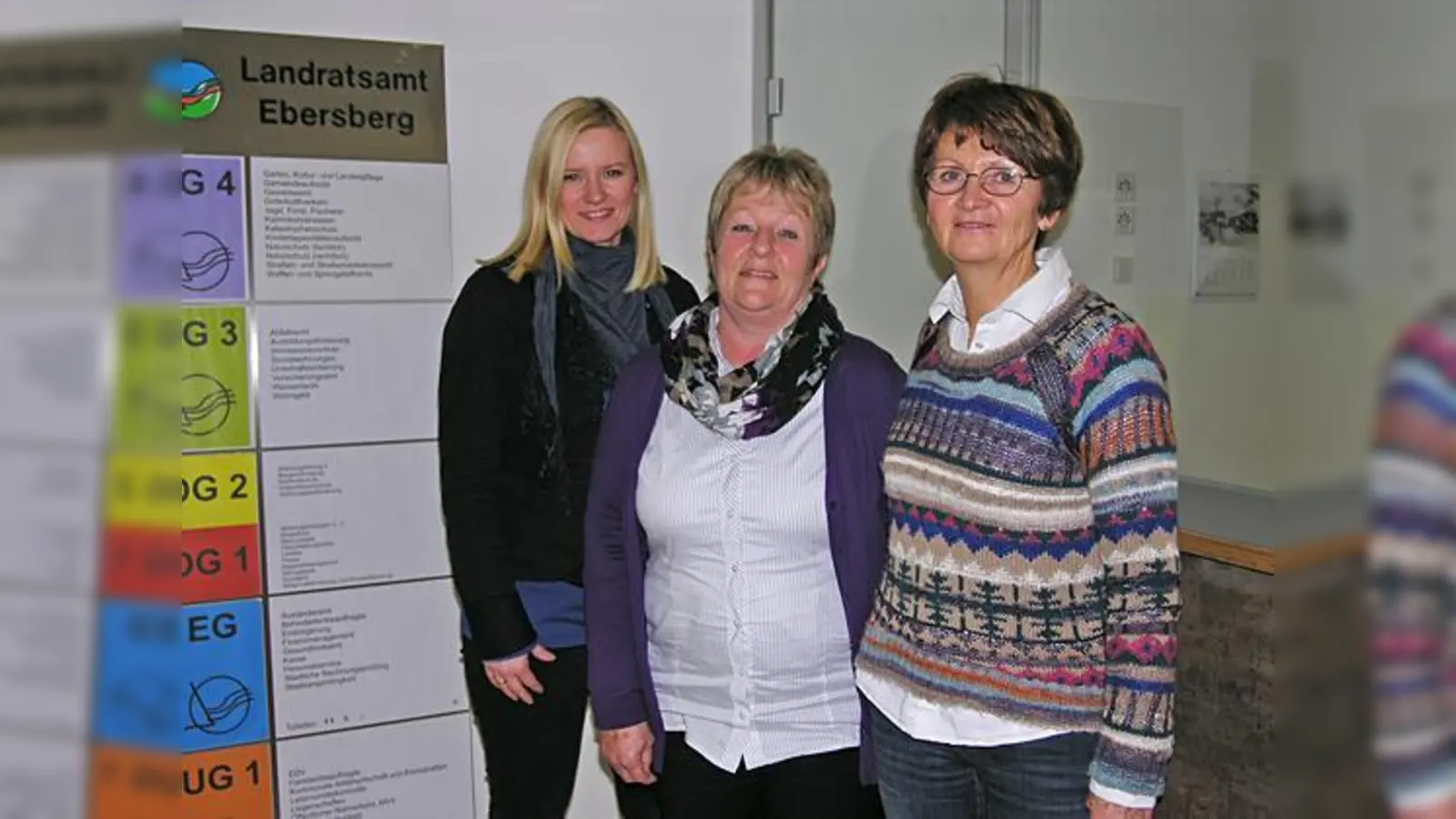 Janine Albrecht, Angelika Helmbrecht und Martina Weide (v. l.) sind die ersten Ansprechpartner im Landratsamt.	 (Foto: lra)