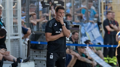 Unter Druck: Löwen-Trainer Patrick Glöckner. (Foto: Anne Wild)