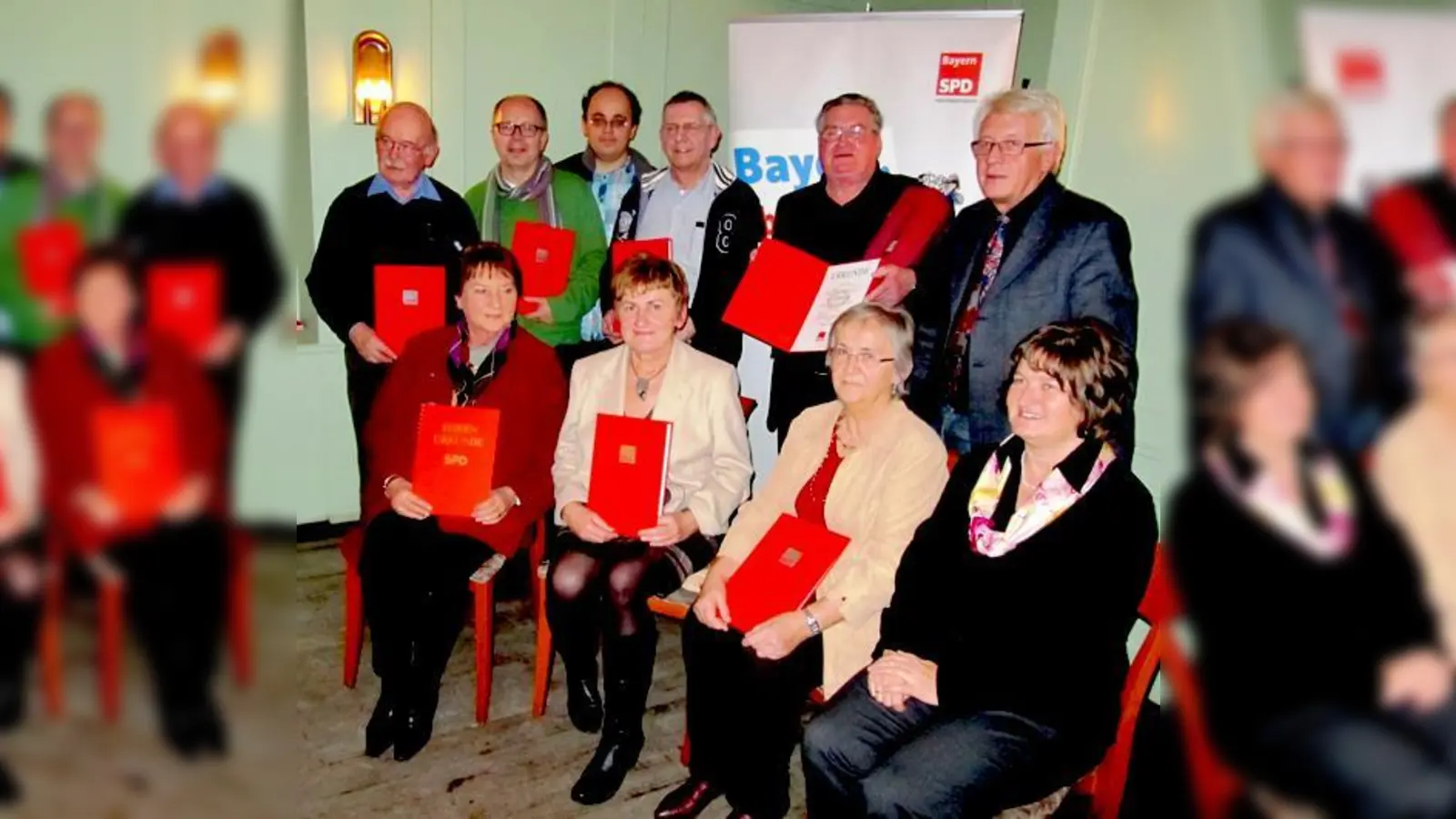 Axel Schröter, Marcel Schaller, Gert Karner, Margret Kumpfmüller, Manfred Steinbach und Christoph Böck bei der Ehrung (von links).	 (Foto: VA)