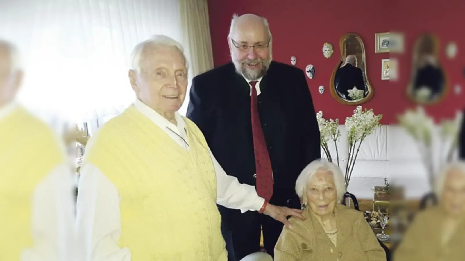 August Borscz, Zweiter Bürgermeister Stephan Weidenbach und Eva Borscz (v. l.).	 (Foto: Gemeinde Grünwald)