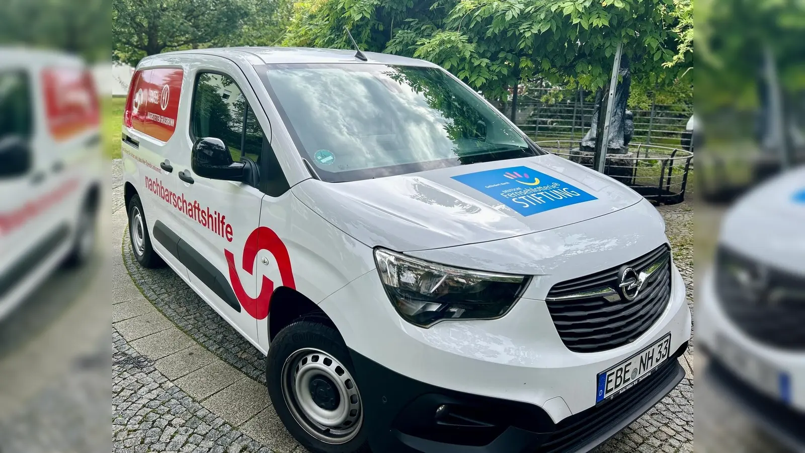 Die Nachbarschaftshilfe Vaterstetten freut sich über ihren brandneuen Kühltransporter für die Versorgung der Tafel Grasbrunn-Vaterstetten. (Foto: NbH Vaterstetten)