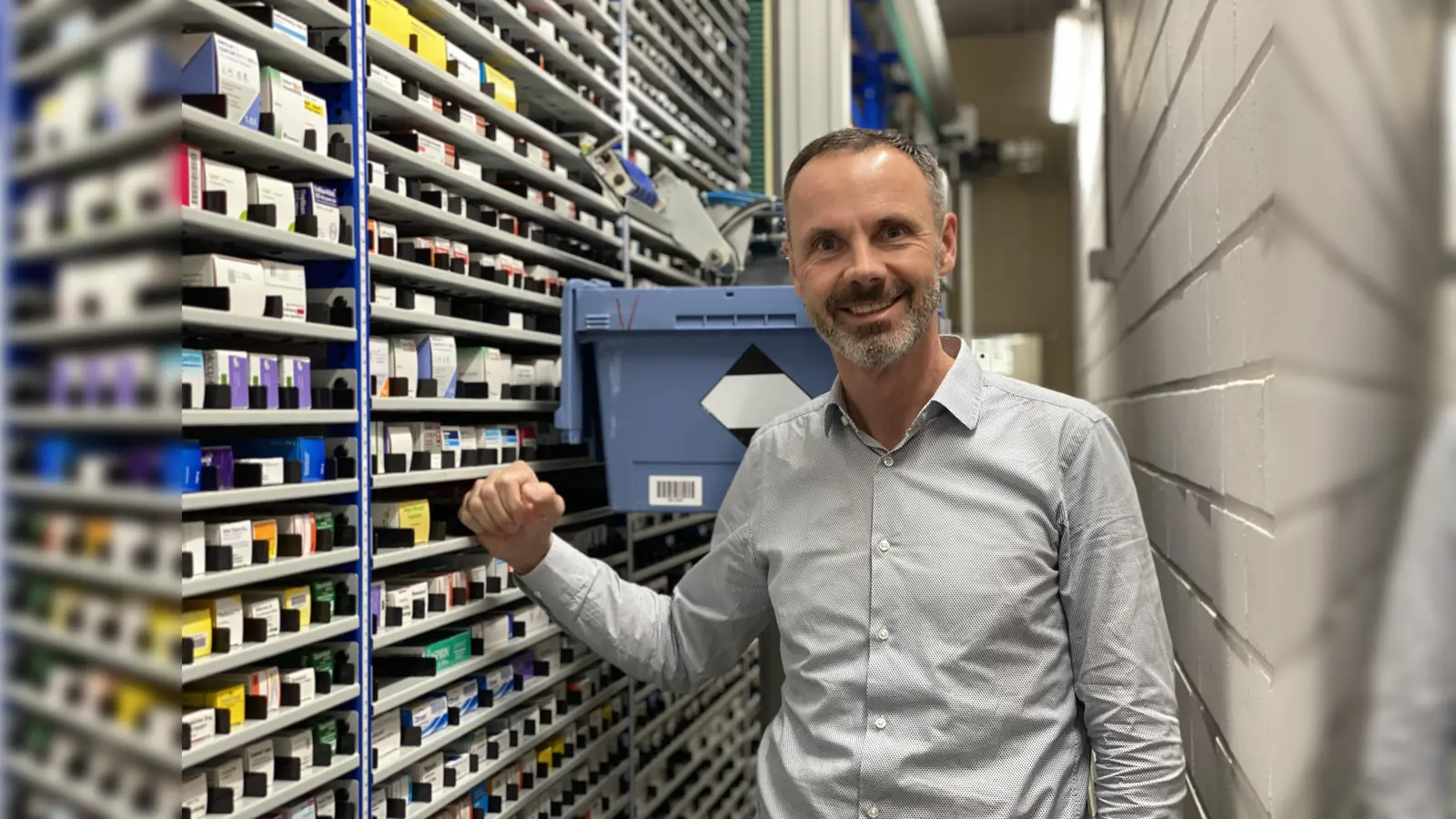 Dr. Steffen Amann, Chefapotheker der Krankenhausapotheke der München Klinik und sein Team haben die Medikamentensituation fest im Griff. (Foto: Klaus Krischock)