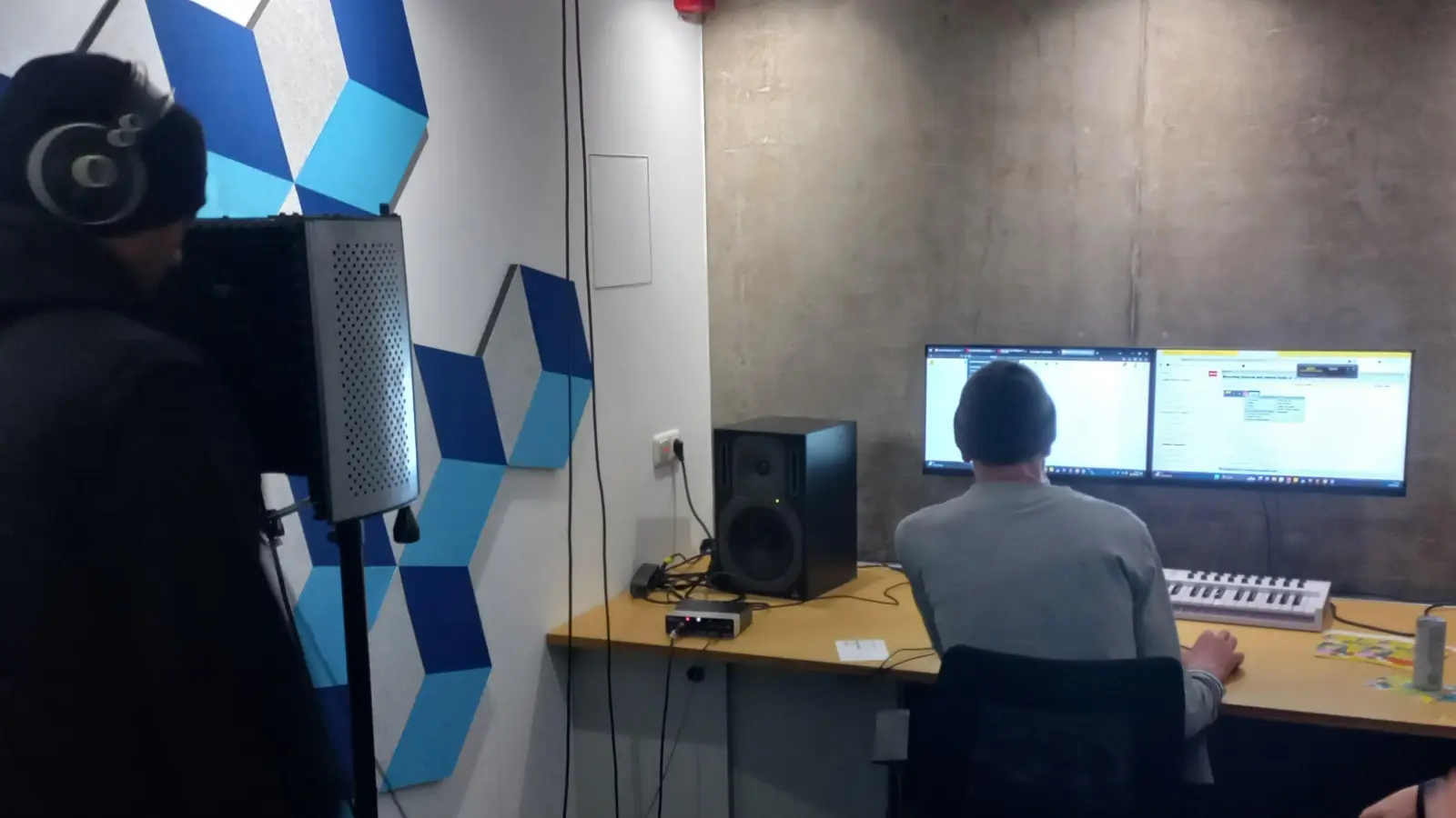 Die Sound-Profis im Quax geben Tipps und Feedback fürs Texten und Vertonen der eigenen Message. (Foto: Echo e.V)