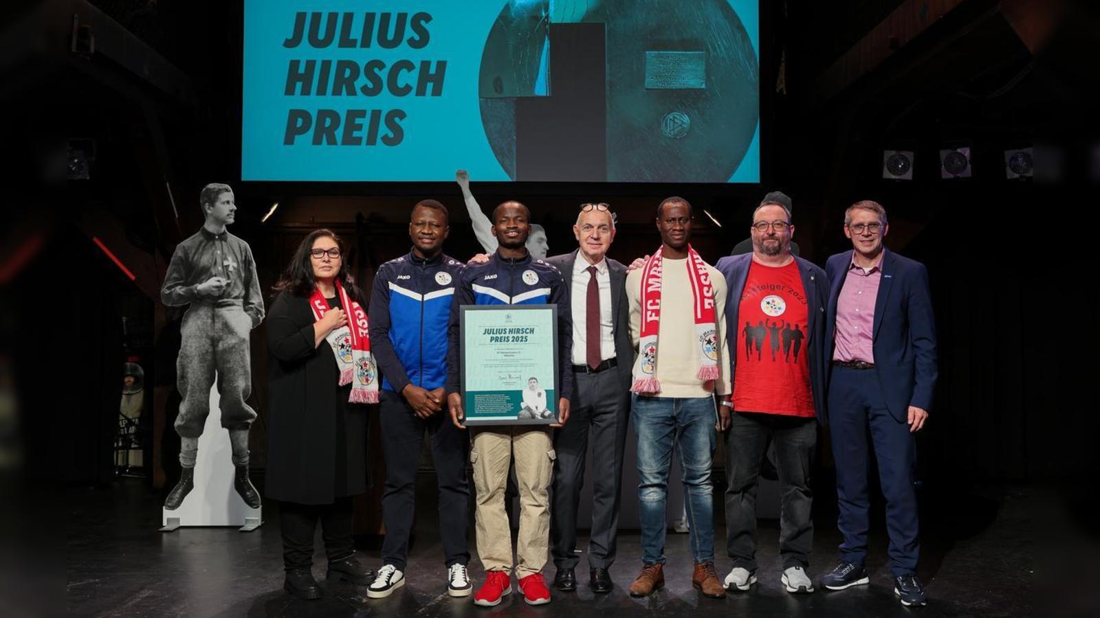 FC-Mainaustrasse-erh-lt-Preis-der-DFB-Kulturstiftung