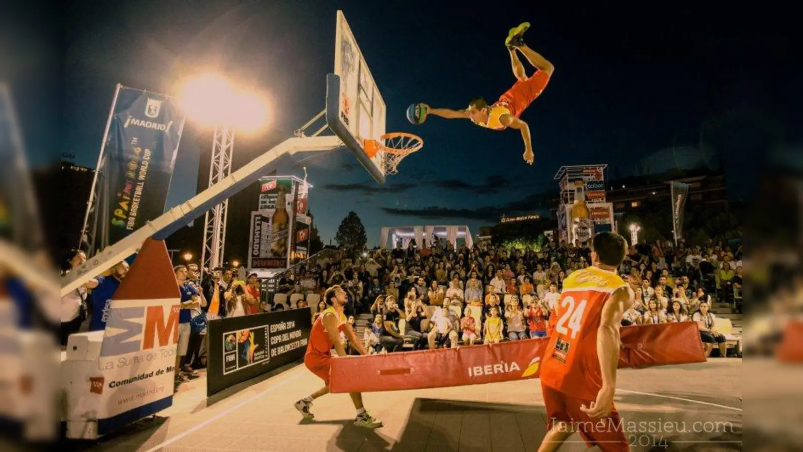 Eine Basketball-Show der Superlative bringt das Face Team in den Krone-Bau. (Foto: circus-krone.de)