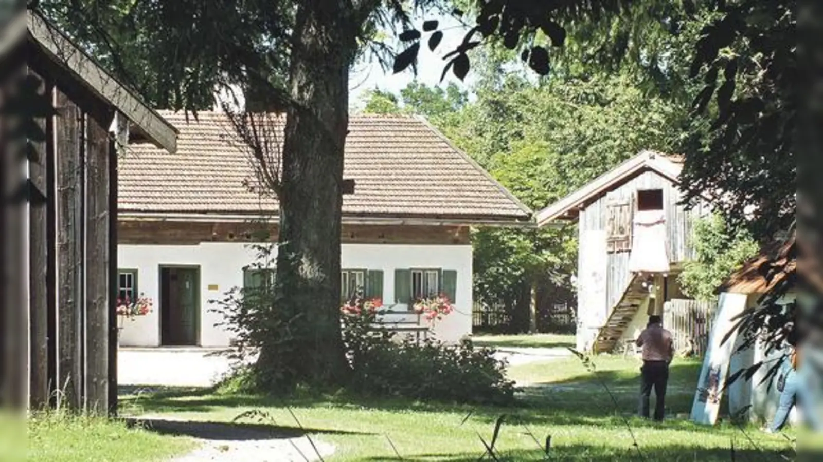 Das Bauernhausmuseum in Erding hat noch bis Ende Oktober am Wochenende geöffnet. Dann geht es in die heiße Phase des Jubiläumsjahres.	 (Foto: kw)