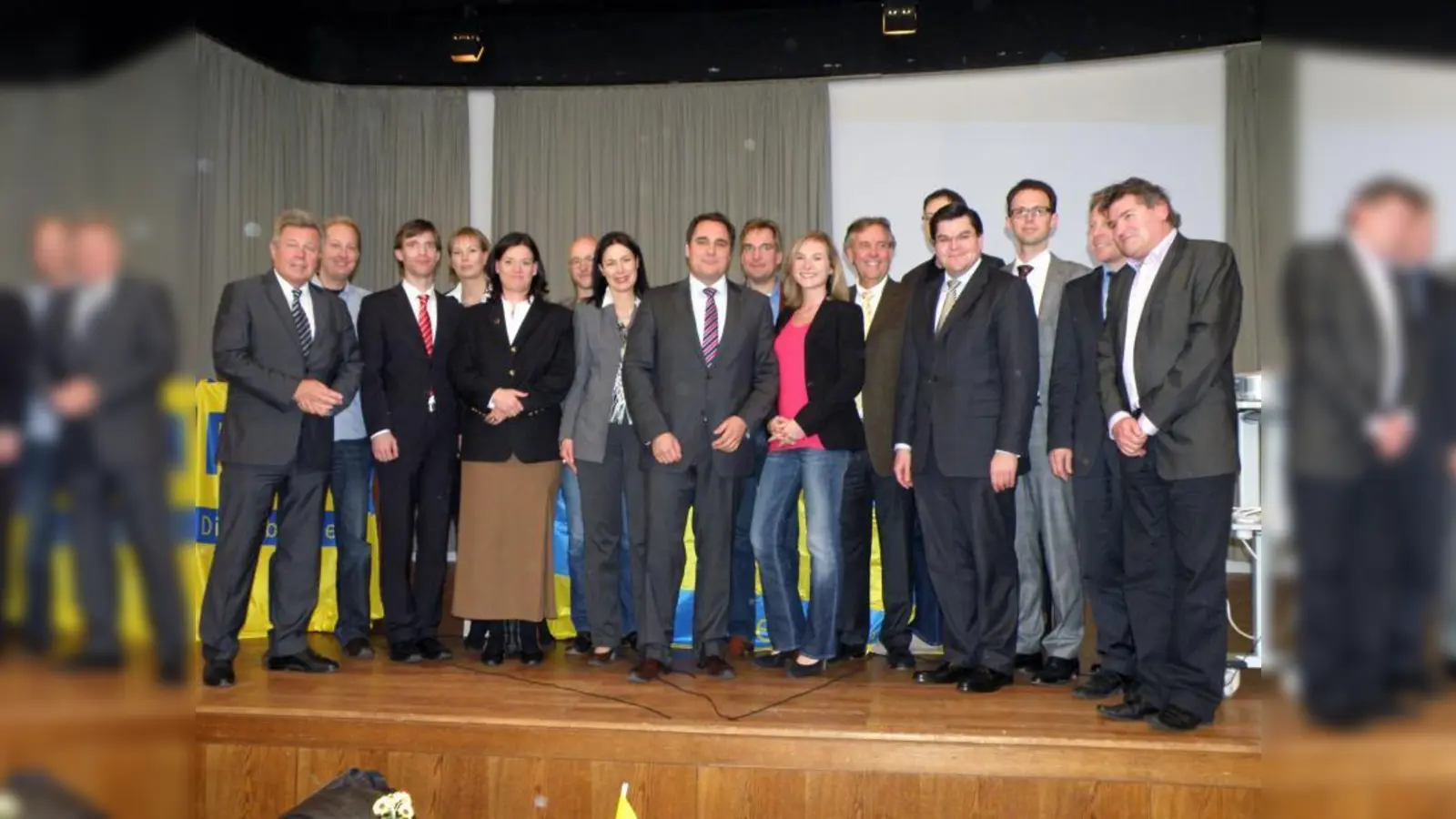 Der neue Stadtvorstand der FDP München mit seinem Vorsitzenden Daniel Föst (m.). (Foto: pi)