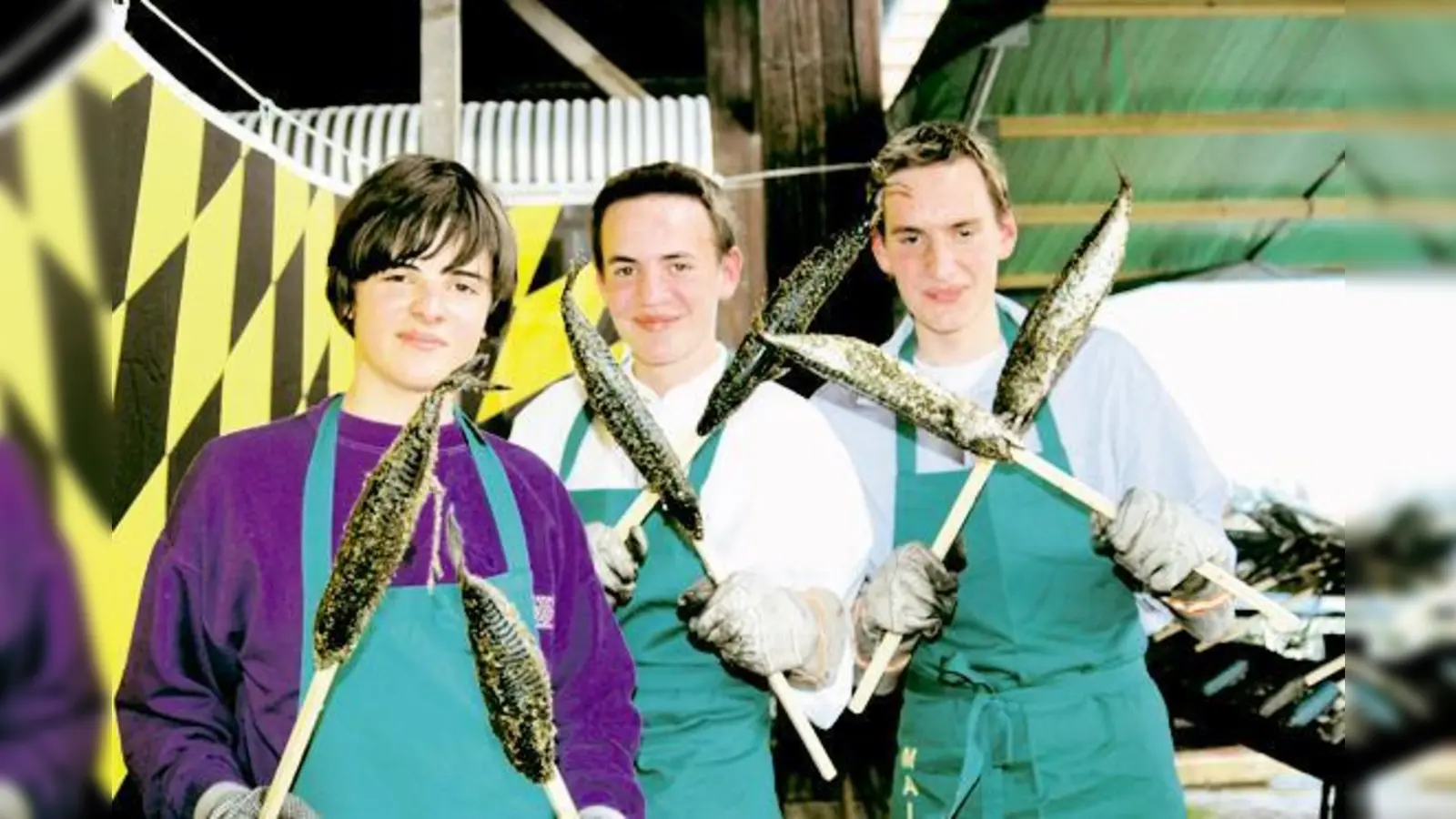 Steckerlfisch-Grill beim Stadtlfest der Maibaumfreunde Riem.	 (Foto: VA)
