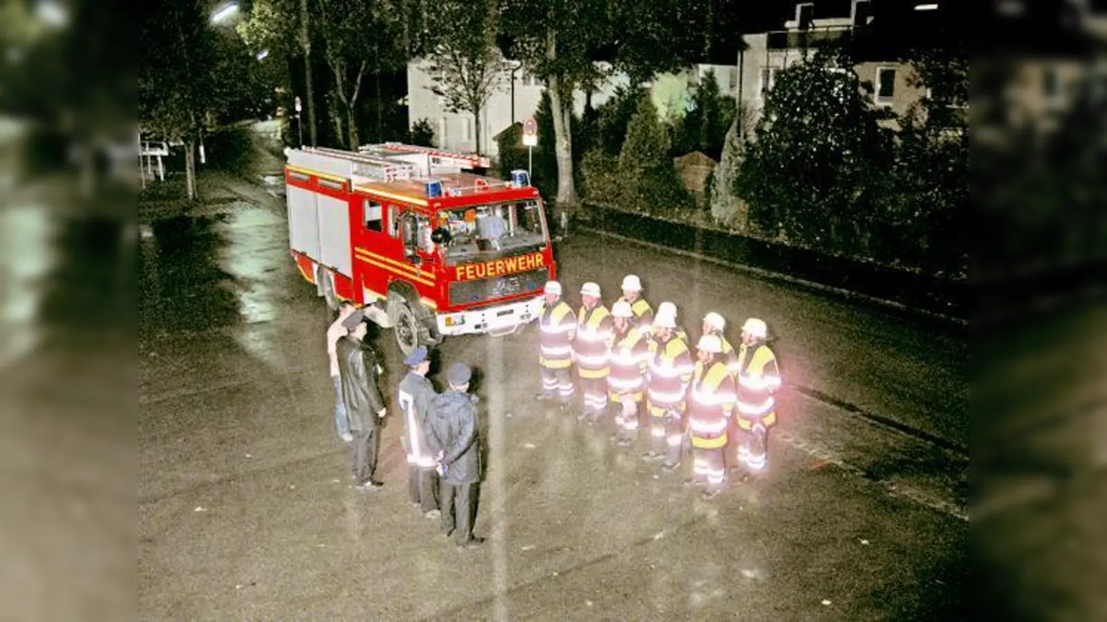 17 Feuerwehrler legten die Leistungsprüfung »Technische Hilfeleistung« ab. 	 (Foto: FF Garching)
