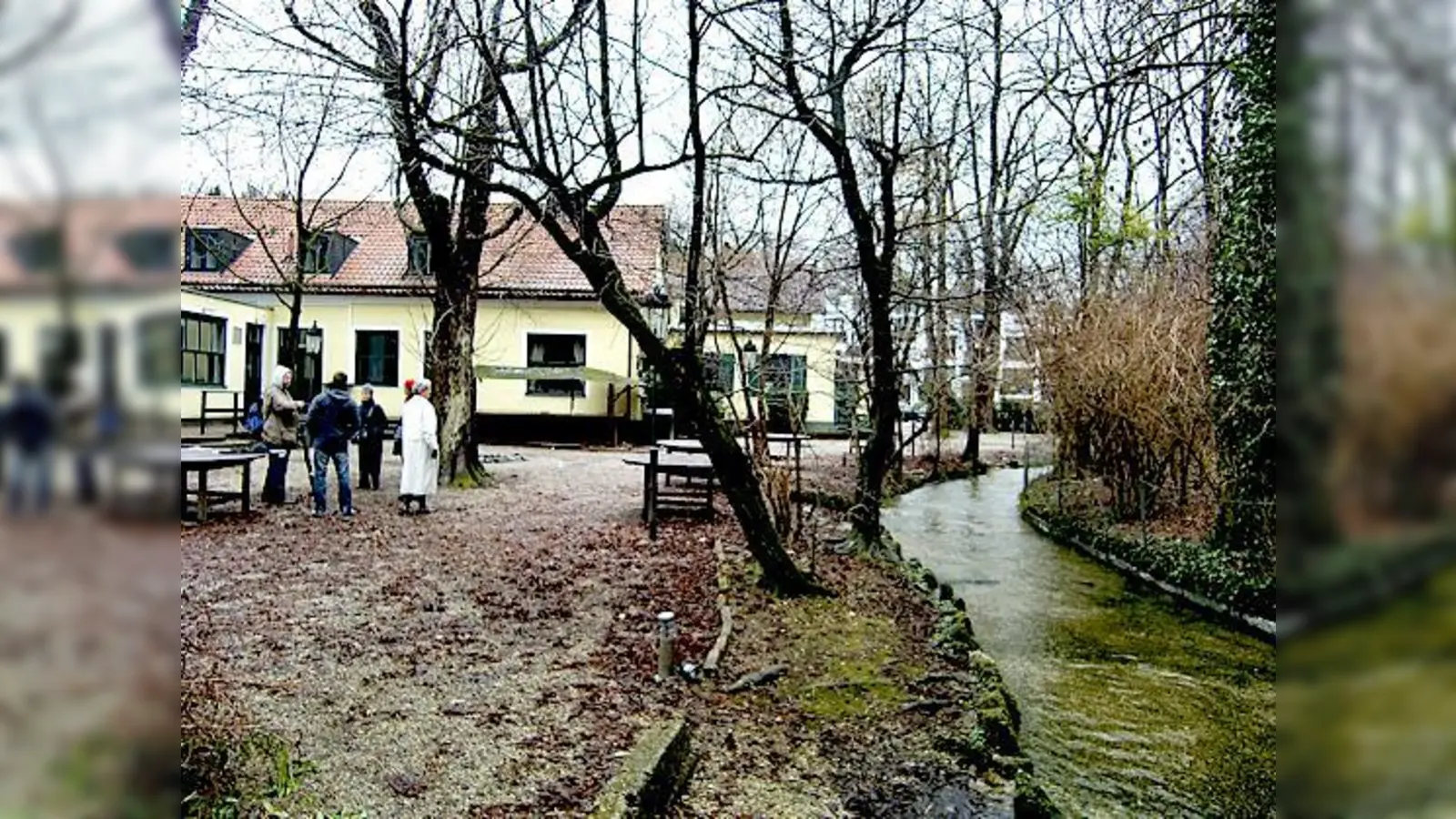 Beim BN-Rundgang durch Bogenhausen wurde die mögliche Rettung der Grün Tal-Idylle als positives Beipiel für Stadtteil-Entwicklung hervorgehoben.	 (Foto: ikb)