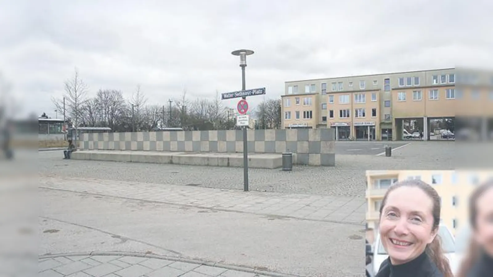 Eine große Asphaltfläche: Der Walter-Sedlmayr-Platz. Rosemarie Hingerl wollte den Platz mit vier Platanen verschönern.   (Fotos: ws)