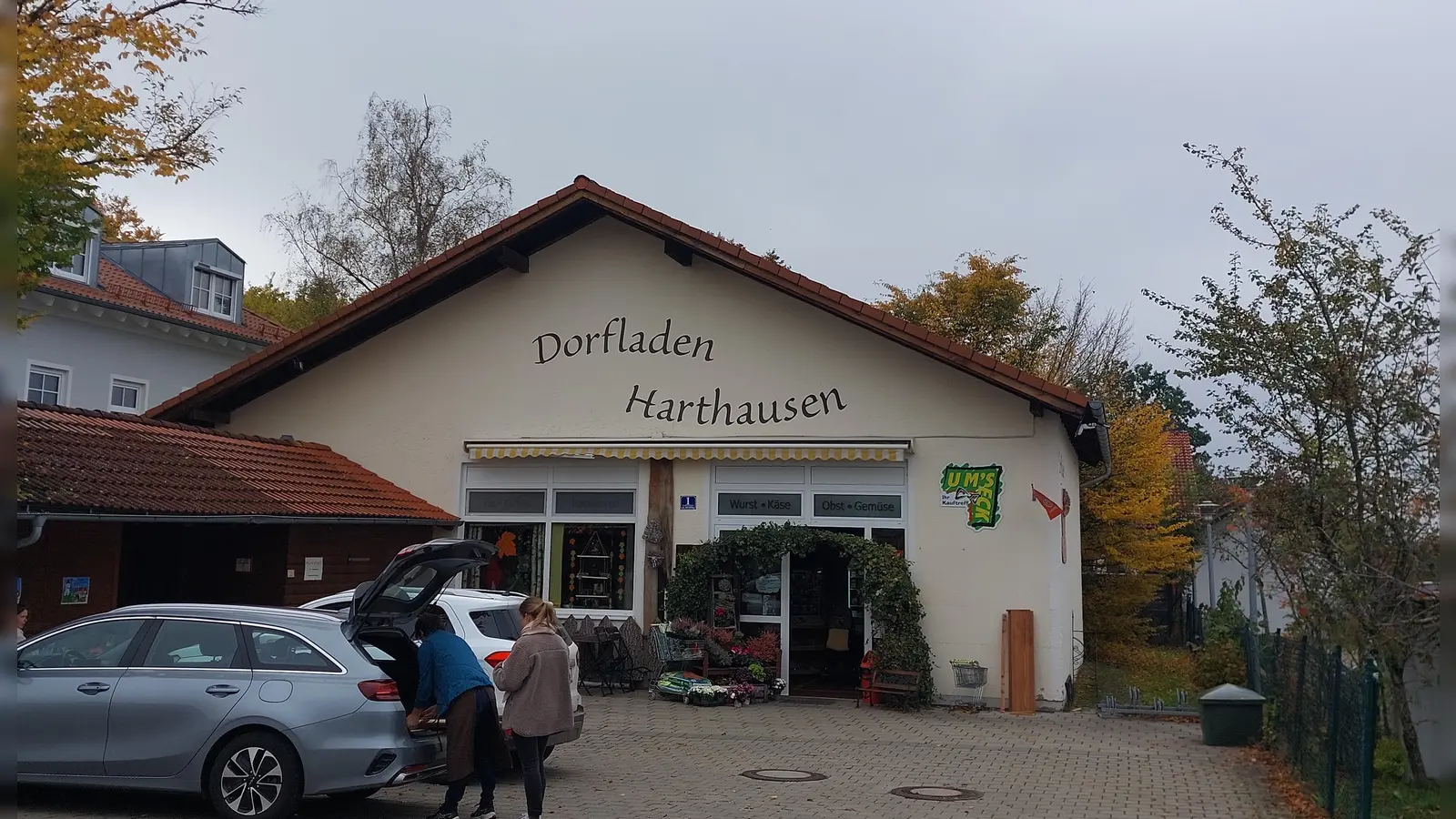 Seit 15 Jahren eine Institution und ein Treffpunkt in Harthausen: der Dorfladen. (Foto: bas)