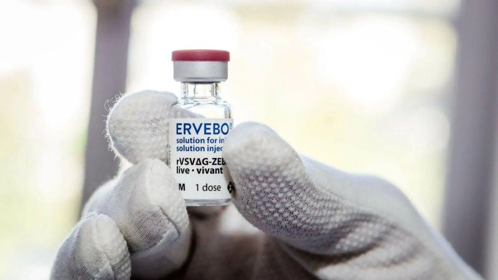 Hoffnung im Kampf gegen Ebola: eine Glasampulle des Ervebo-Impfstoffes. (Foto: Deutsches Museum)