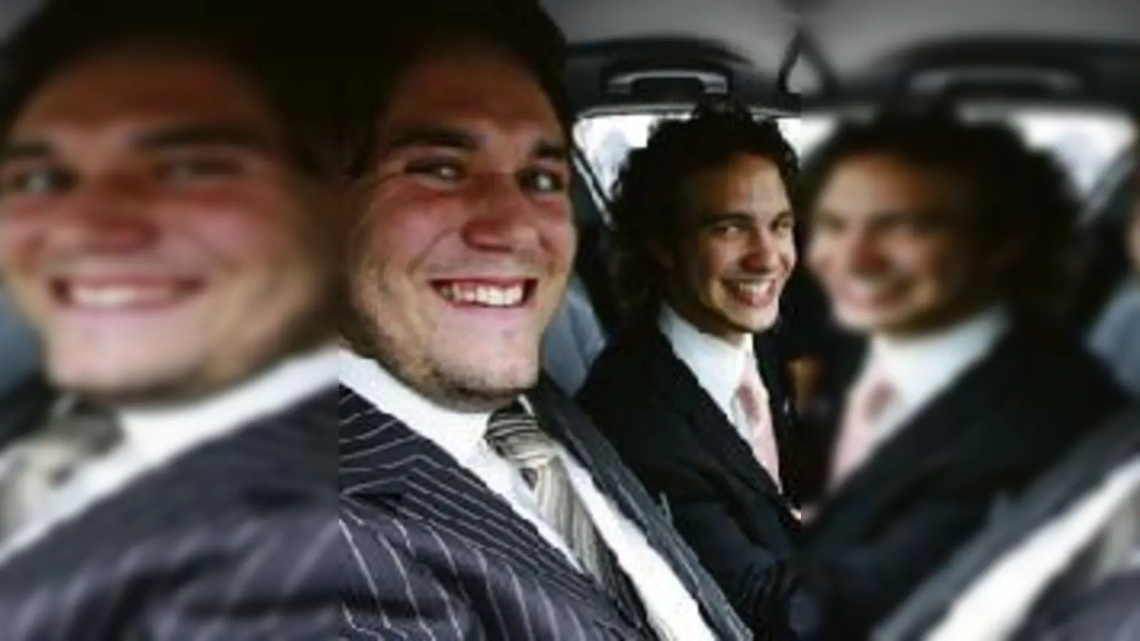 Standen im Stau und hatten die Idee: (v.l.) Christian Freudiger, Tim Wegner und Till Haunschild bringen E-Mails und Briefe per Handheld ins Autoradio.	  (Foto: gf)