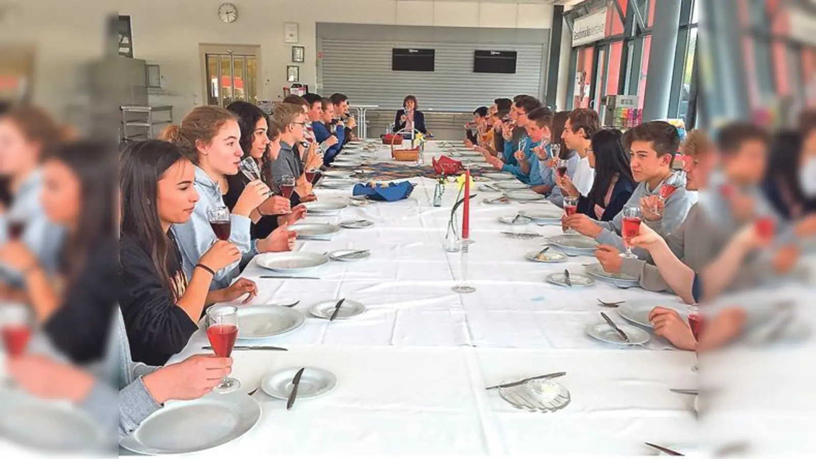 Der Höhepunkt des Benimm-Seminars war ein gemeinsames Essen unter Beachtung aller geltender Regeln.	 (Foto: VA)