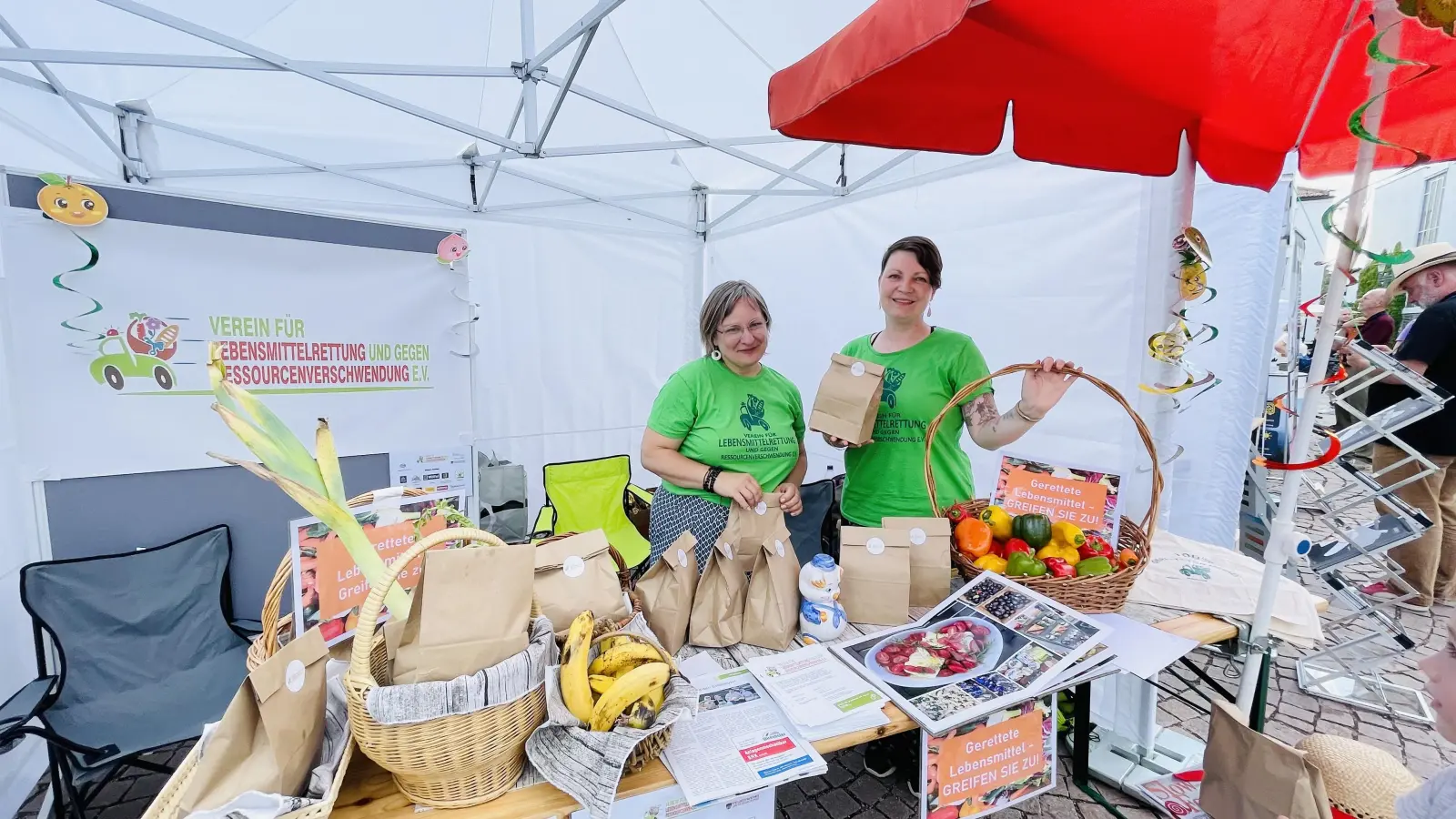 Die Mitglieder des Vereins für Lebensmittelrettung und gegen Ressourcenverschwendung e.V. waren auch beim Energiesparfestival mit von der Partie. (Foto: hw)