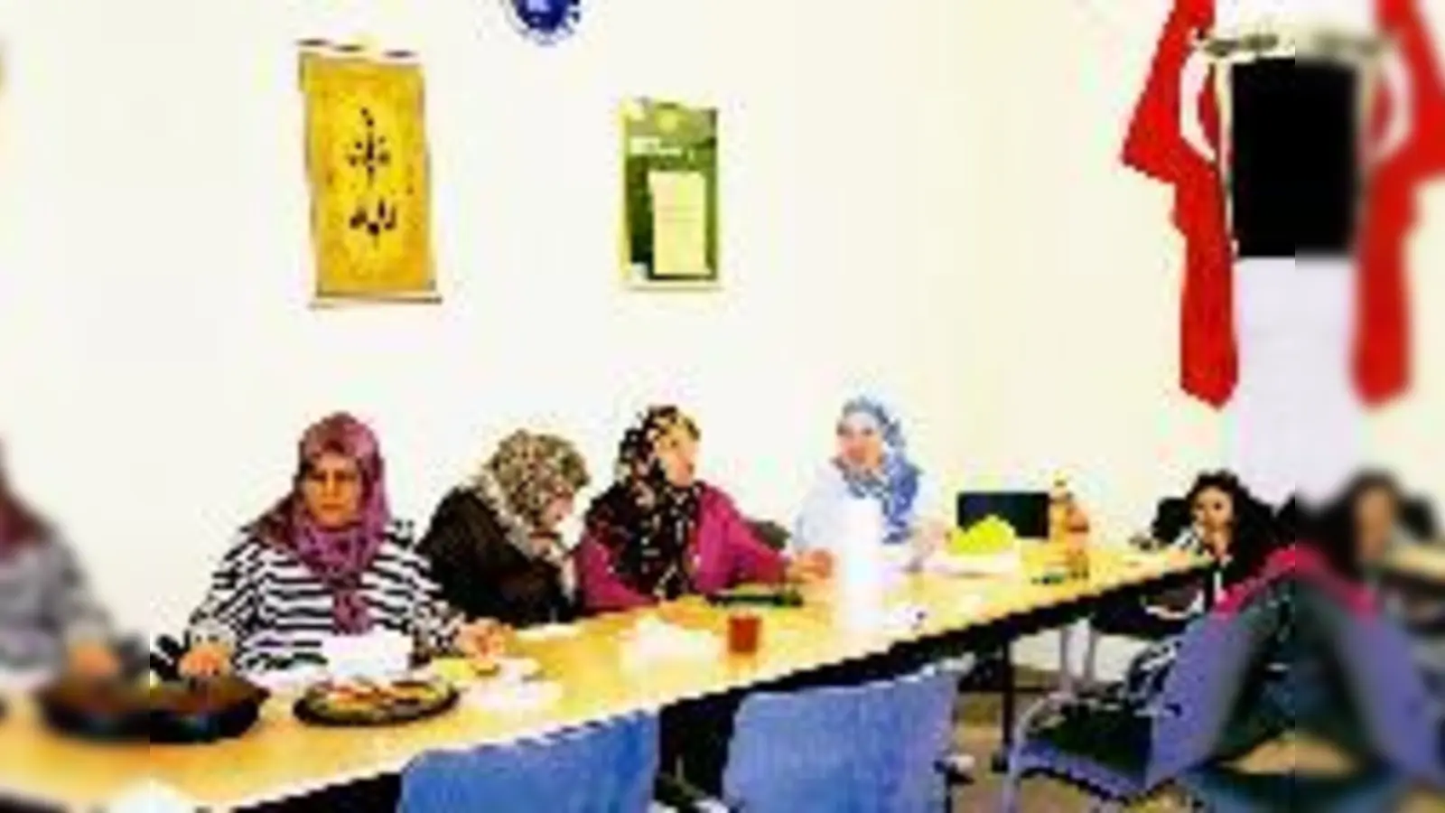 Regelmäßig treffen sich die muslimischen Frauen der Gemeinde Unterschleißheim in der »Keller-Moschee«.	 (Foto: Julia Stark)