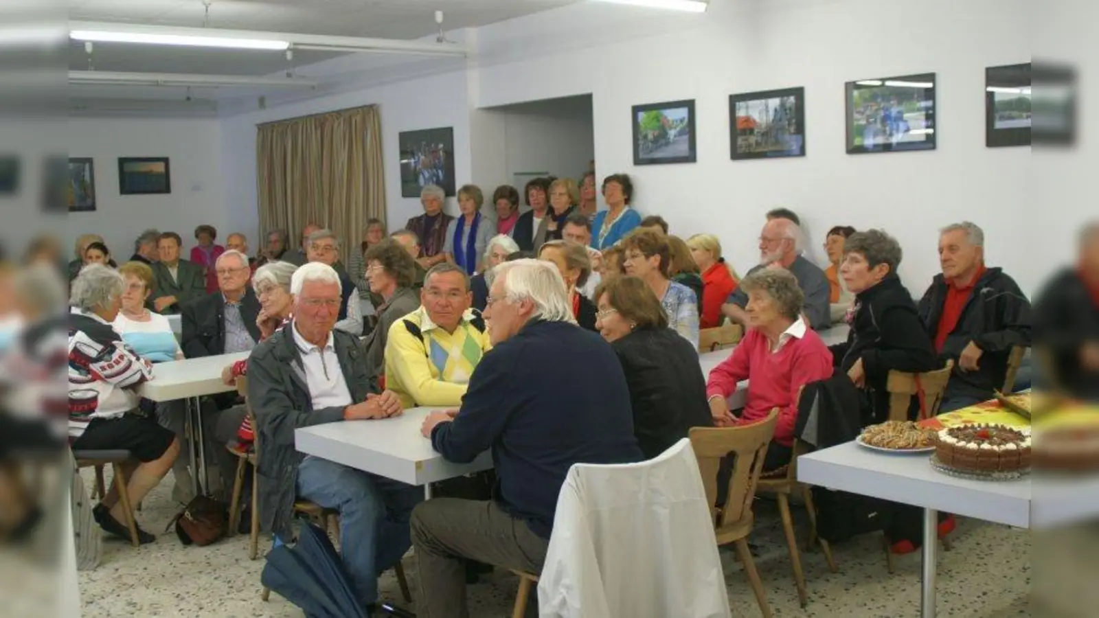 Rund hundert Gäste wohnten der feierlichen Eröffnung des Bürgertreffs bei. (Foto: ar)