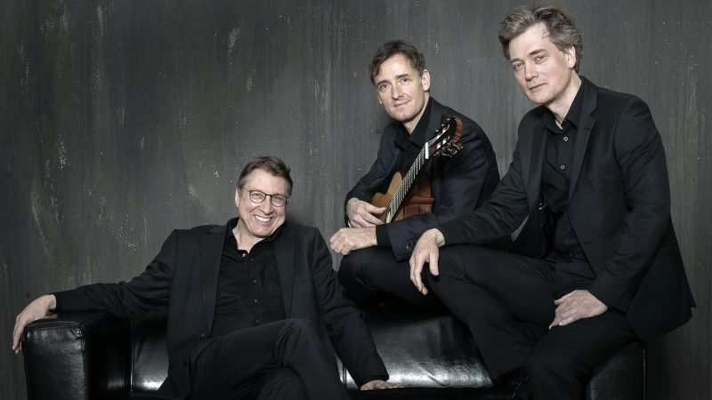Alexander Leidolph, Thomas Etschmann und Mikhail Antropov sind das Münchner Gitarrentrio. (Foto: Dominik Parzinger)
