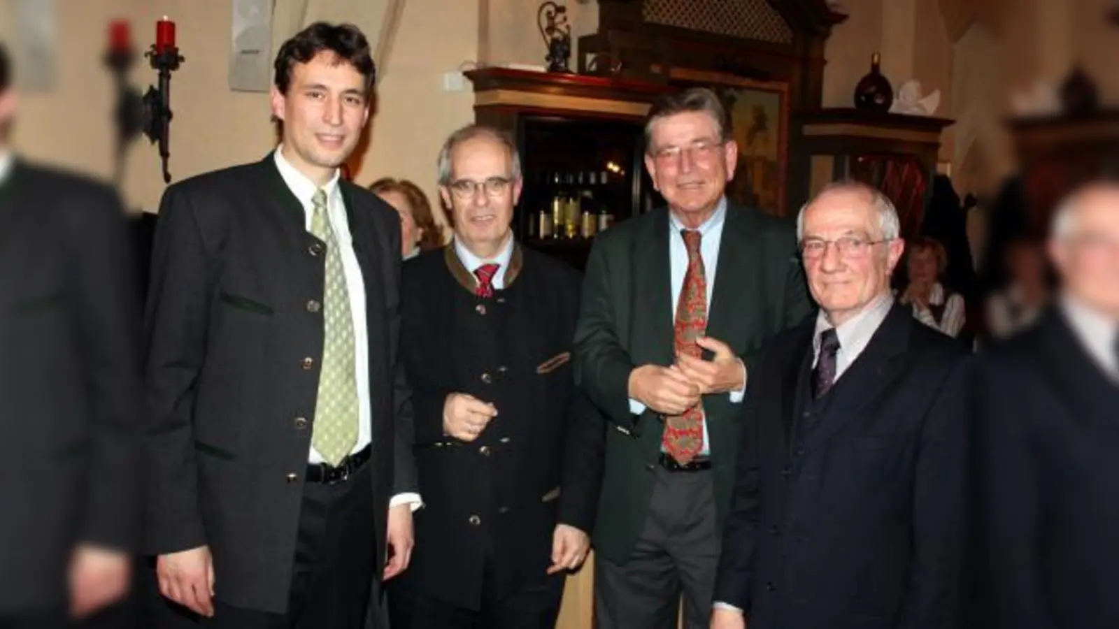 Blicken nach einem »durchwachsenen Jahr« nach vorne (von links): Die Kreisvorsitzenden der CSU Süd und Mitte, MdL Georg Eisenreich und Stadtrat Richard Quaas, MdL Thomas Goppel und Stadtrat Vinzenz Zöttl (Ortsvorsitzender Schlachthofviertel). (Foto: job)