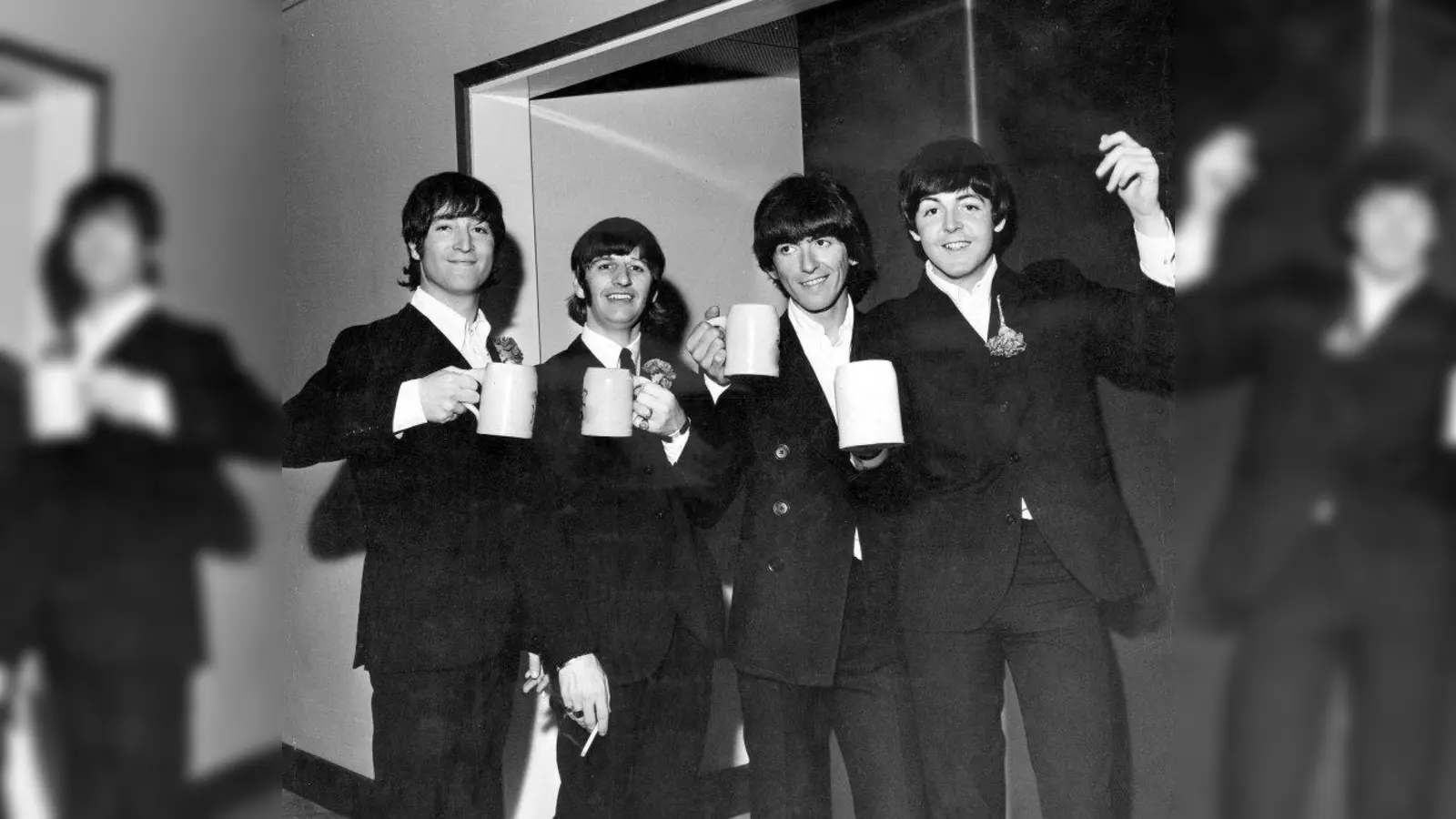 Wie könnte es anders sein: Zu einem Besuch in München gehört natürlich auch ein Foto mit Bierkrügen. (Foto: Rockmuseum)