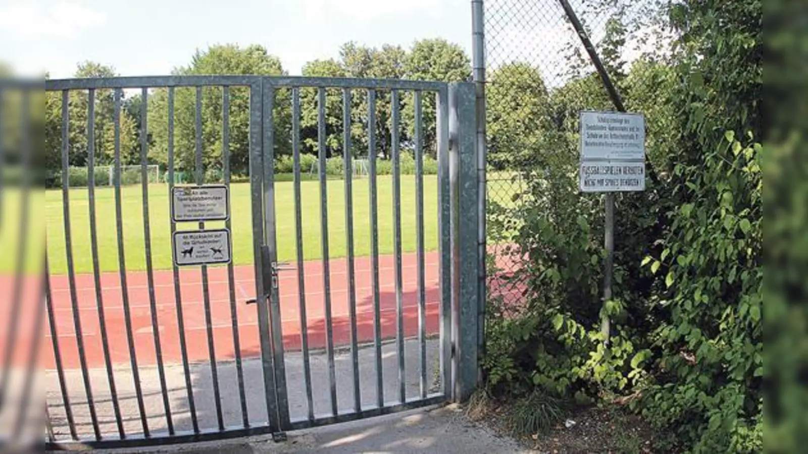 Auf dem Schulsportgelände an der Rotbuchenstraße kann der Traditionsverein FC Alemannia zwar üben, aber ohne Umbau zur Großspielfläche keine Ligaspiele veranstalten. 	 (Foto: HH)