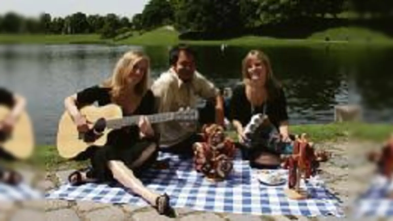 Laith Al-Deen und Vera &amp; Sarah Klima stimmen sich beim Picknick auf den Sommernachtstraum  (ein.Foto: ak)