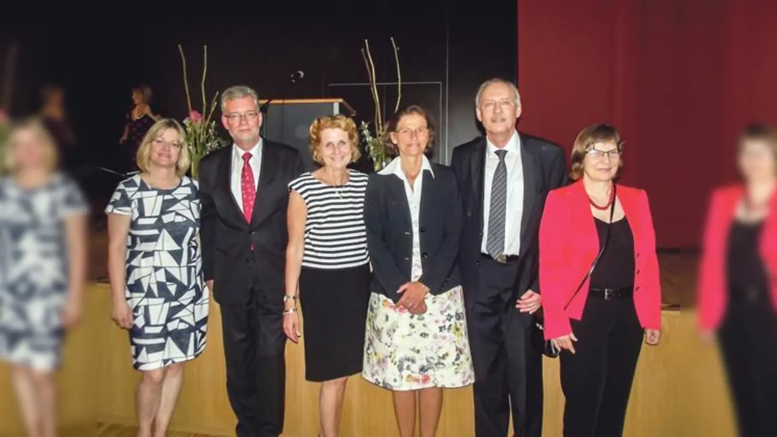 Schulleiterin und Ehrengäste lobten den Erweiterungsbau.	 (Foto: VA)