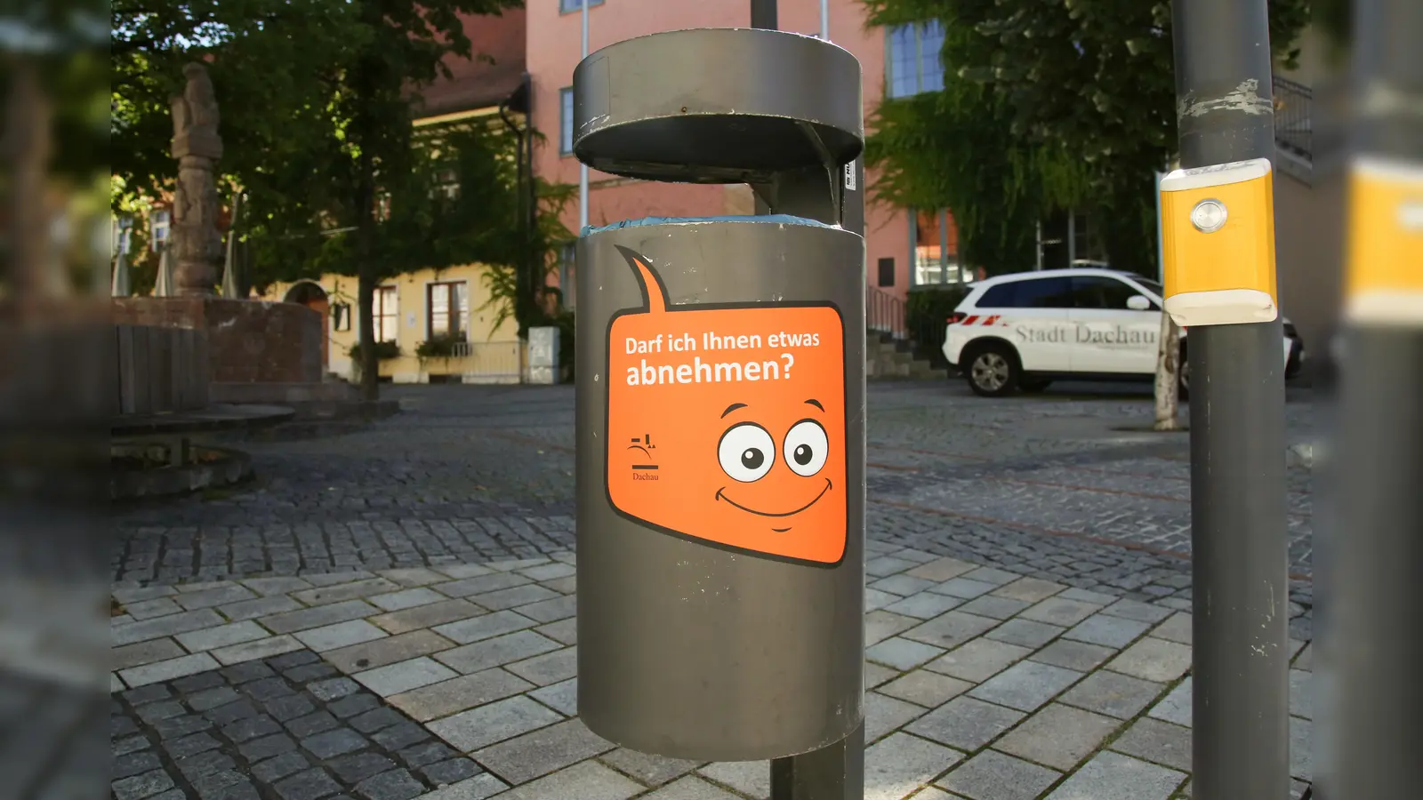 Lustige Sprüchen sollen dafür sorgen, dass mehr Bürger Abfall nicht in die Gegen werfen.  (Foto: Stadt Dachau)