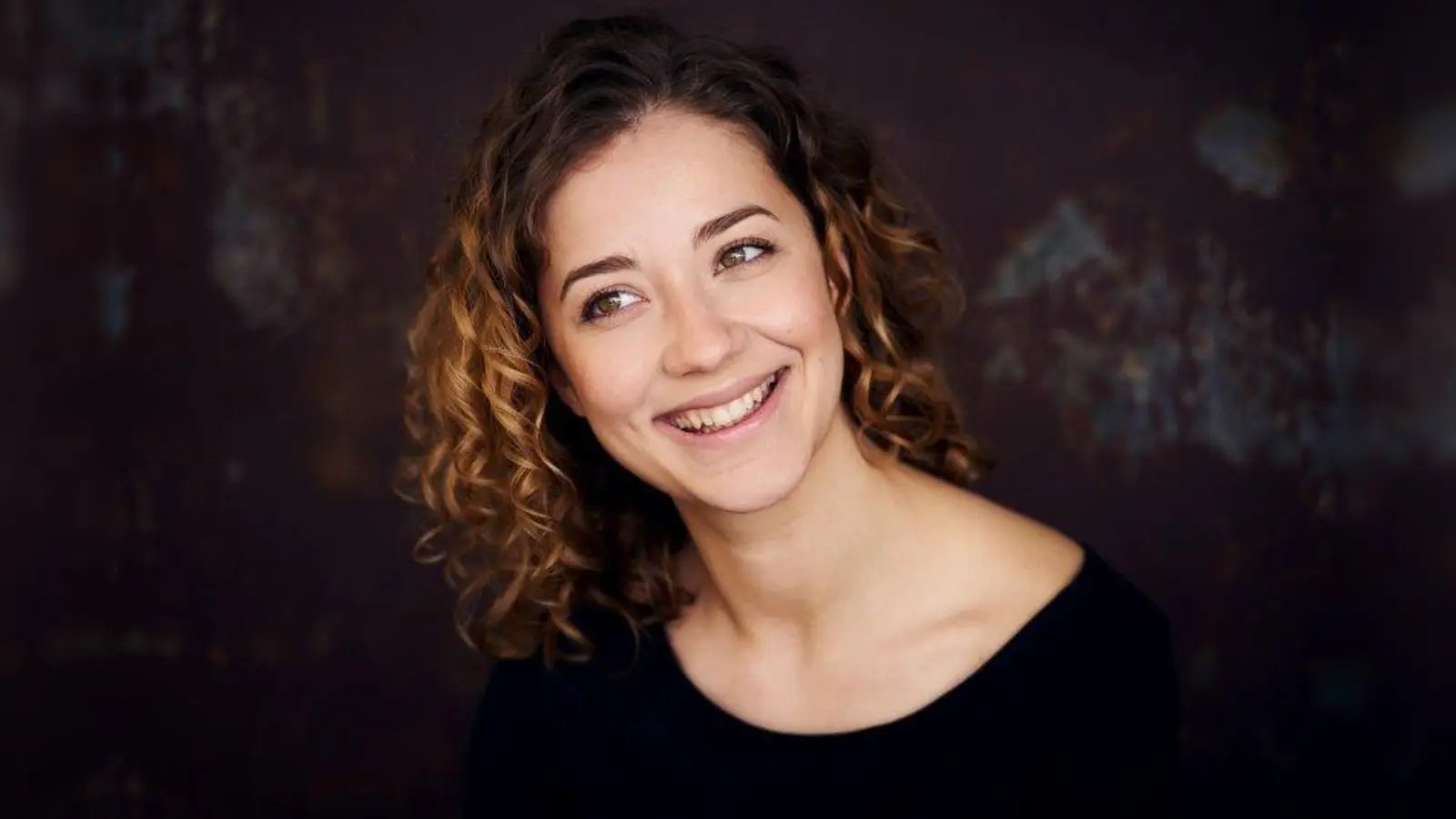 Anna-Lena Elbert ist gebürtige Münchnerin und debütiert in der Spielzeit 2020/2021 in der Hauptrolle einer Kinderoper von Gordon Kampe (UA) an der Bayerischen Staatsoper. (Foto: privat)