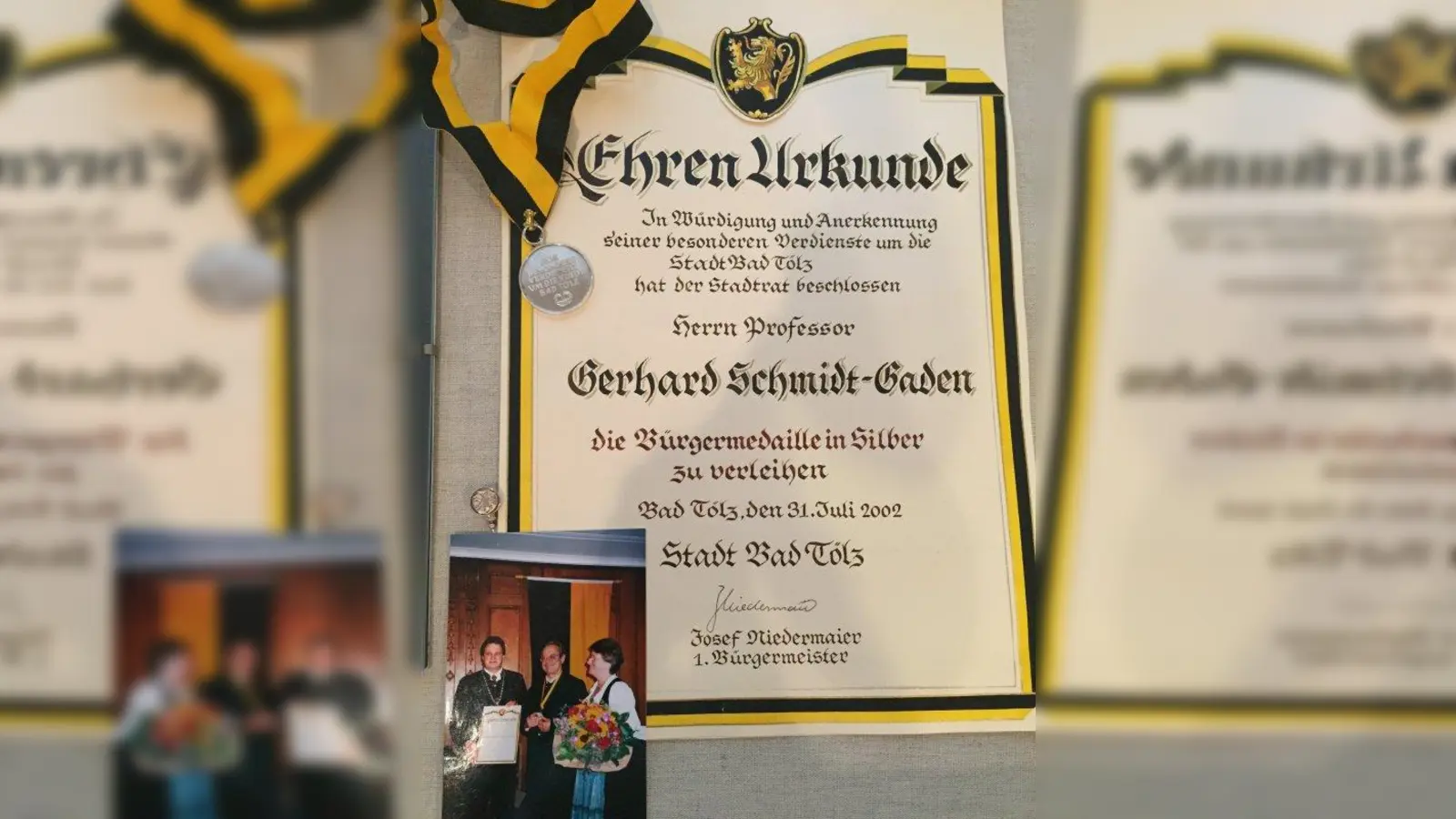 Besondere Auzeichnung: 2002 erhielt Prof. Schmidt-Gaden die Bürgermedaille in Silber der Stadt Tölz. (Foto: © Tölzer Knabenchor)