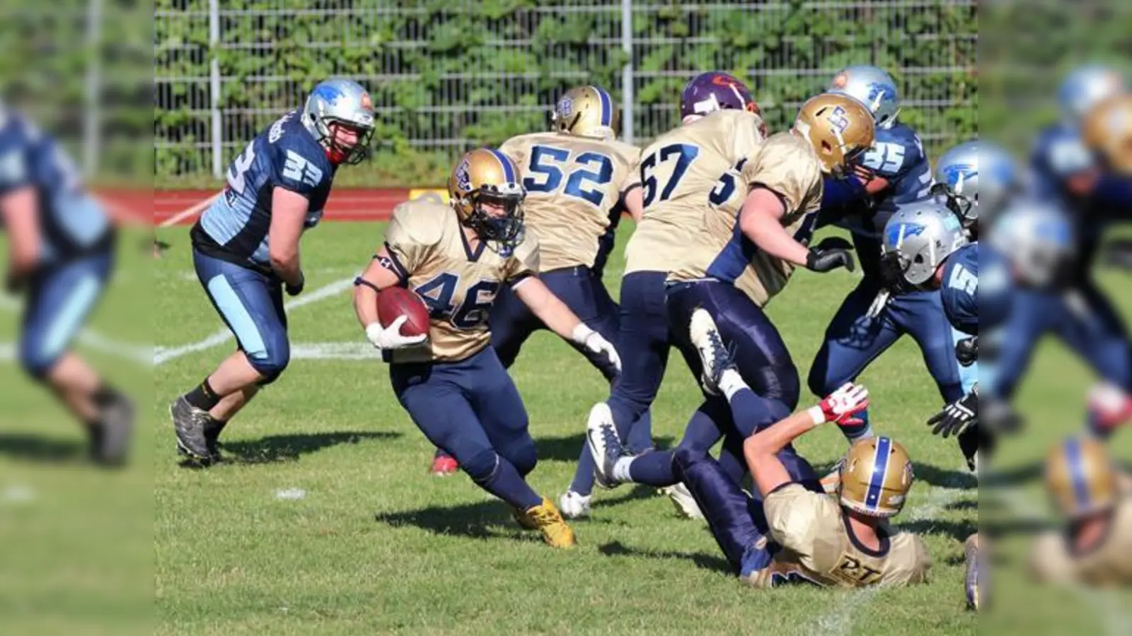 Im zweiten Viertel machte Florian Eichinger die ersten Punkte des Spiels. Er nahm einen Pass auf und setzte erfolgreich zum Touchdown an.	 (Foto: Oli Fischer)