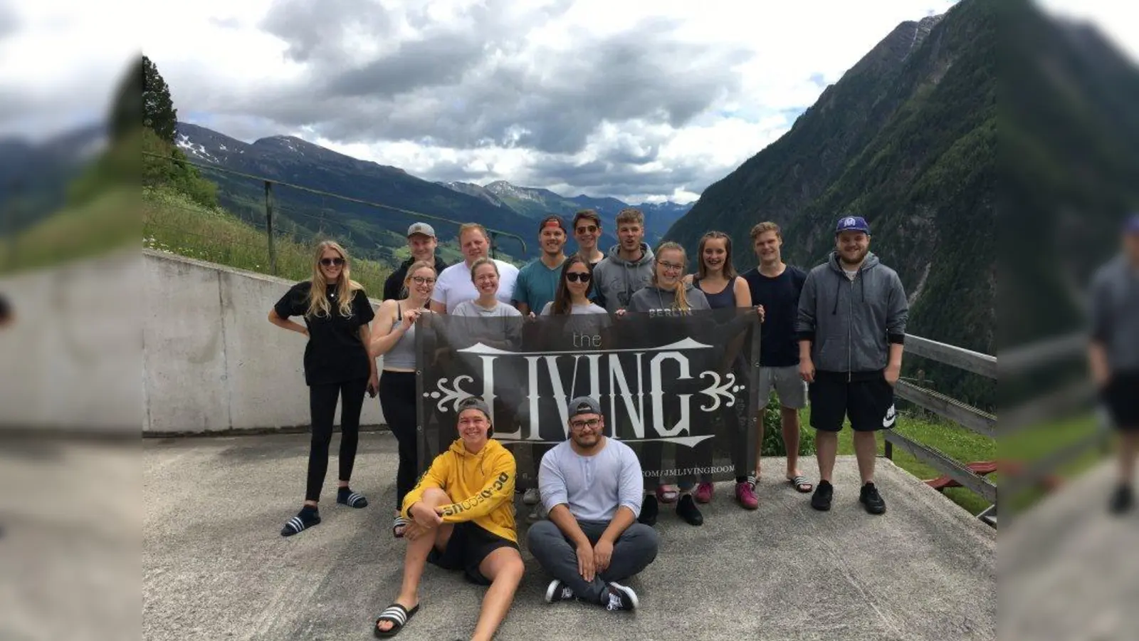Die geplante Wanderung wurde durch ein Gewitter vereitelt. Prächtig amüsiert haben sich die JM Leute trotzdem. (Foto: Gemeine Alling)