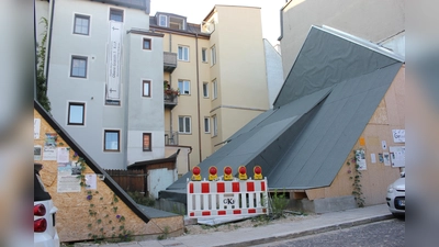Anstelle des abgerissenen Uhrmacherhäusls in der Feldmüllersiedlung wird auch bis auf weiteres eine Baulücke klaffen. Die CSU will dies nicht hinnehmen. (Foto: bs/Archiv)