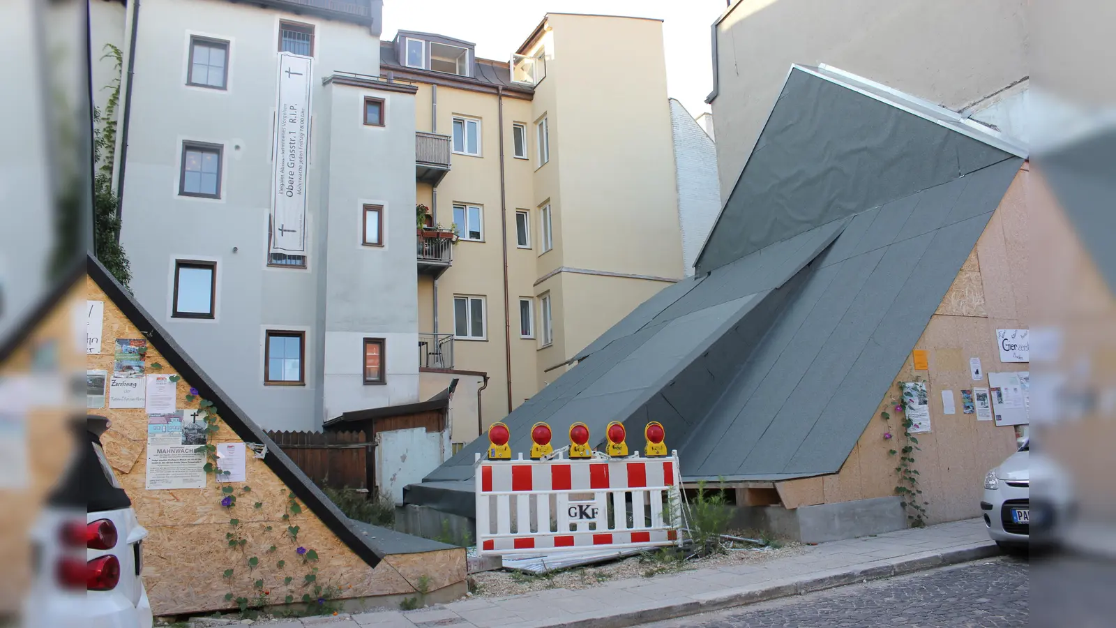 Anstelle des abgerissenen Uhrmacherhäusls in der Feldmüllersiedlung wird auch bis auf weiteres eine Baulücke klaffen. Die CSU will dies nicht hinnehmen. (Foto: bs/Archiv)