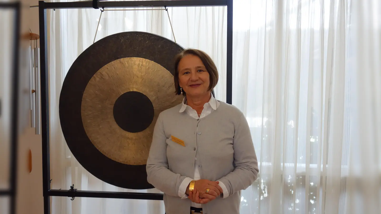 Vera von Plettenberg steht für alle Fragen rund um die Teilnahme beim nächsten Grundseminar bereit. (Foto: hw)