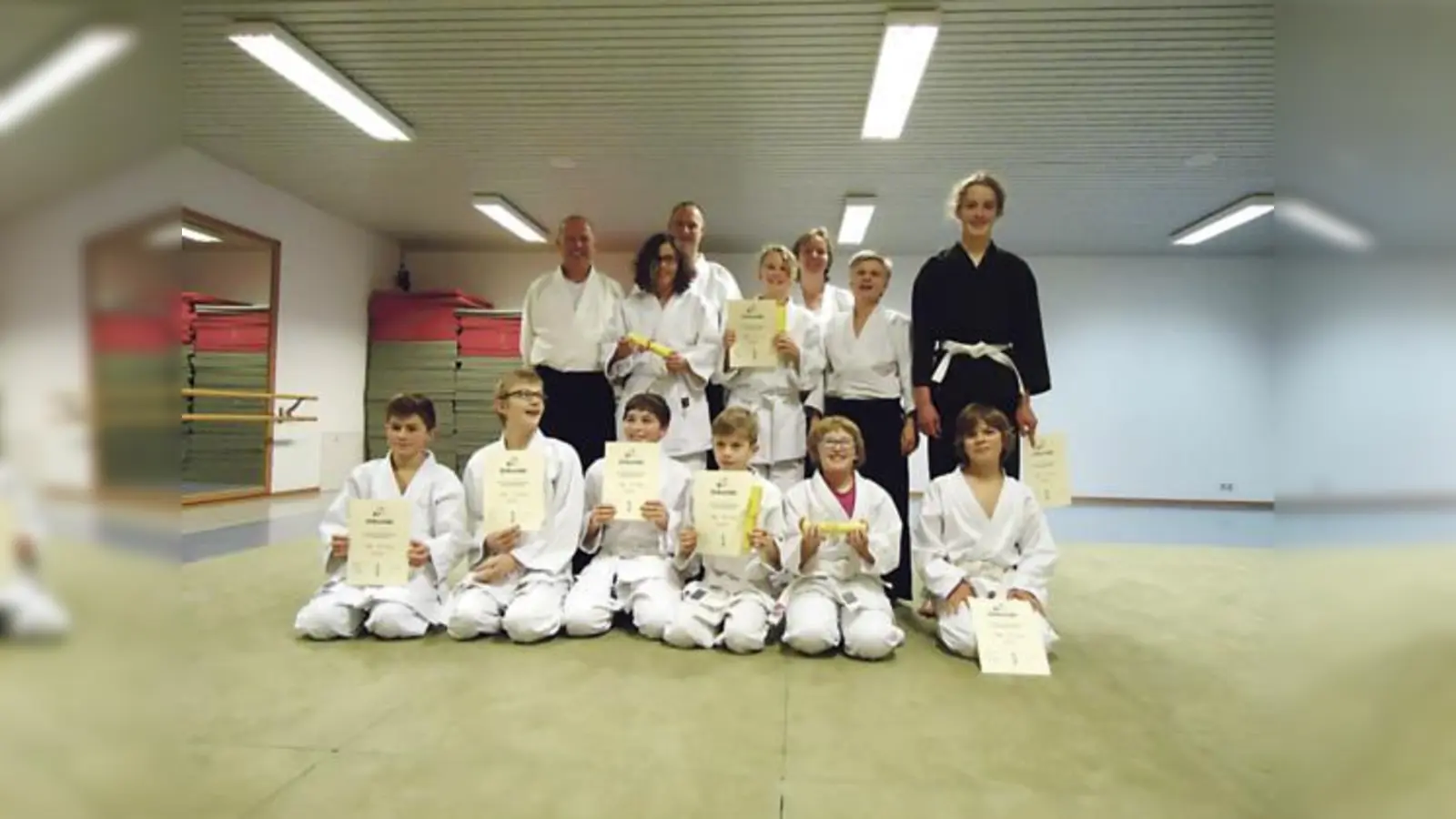 Der TuS Holzkirchen gratuliert den kleinen Judokas zur  erfolgreich bestandenen Prüfung.	 (Foto: VA)