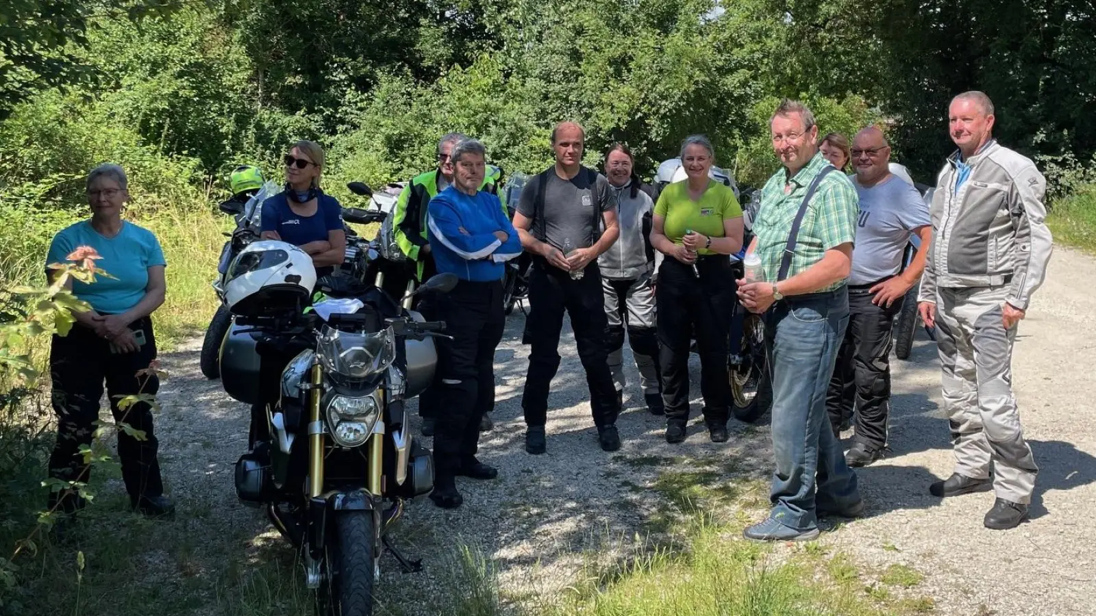 Die Ausflügler genossen eine lehrreiche Tour ins Donau-Ries. (Foto: BMW-Club)