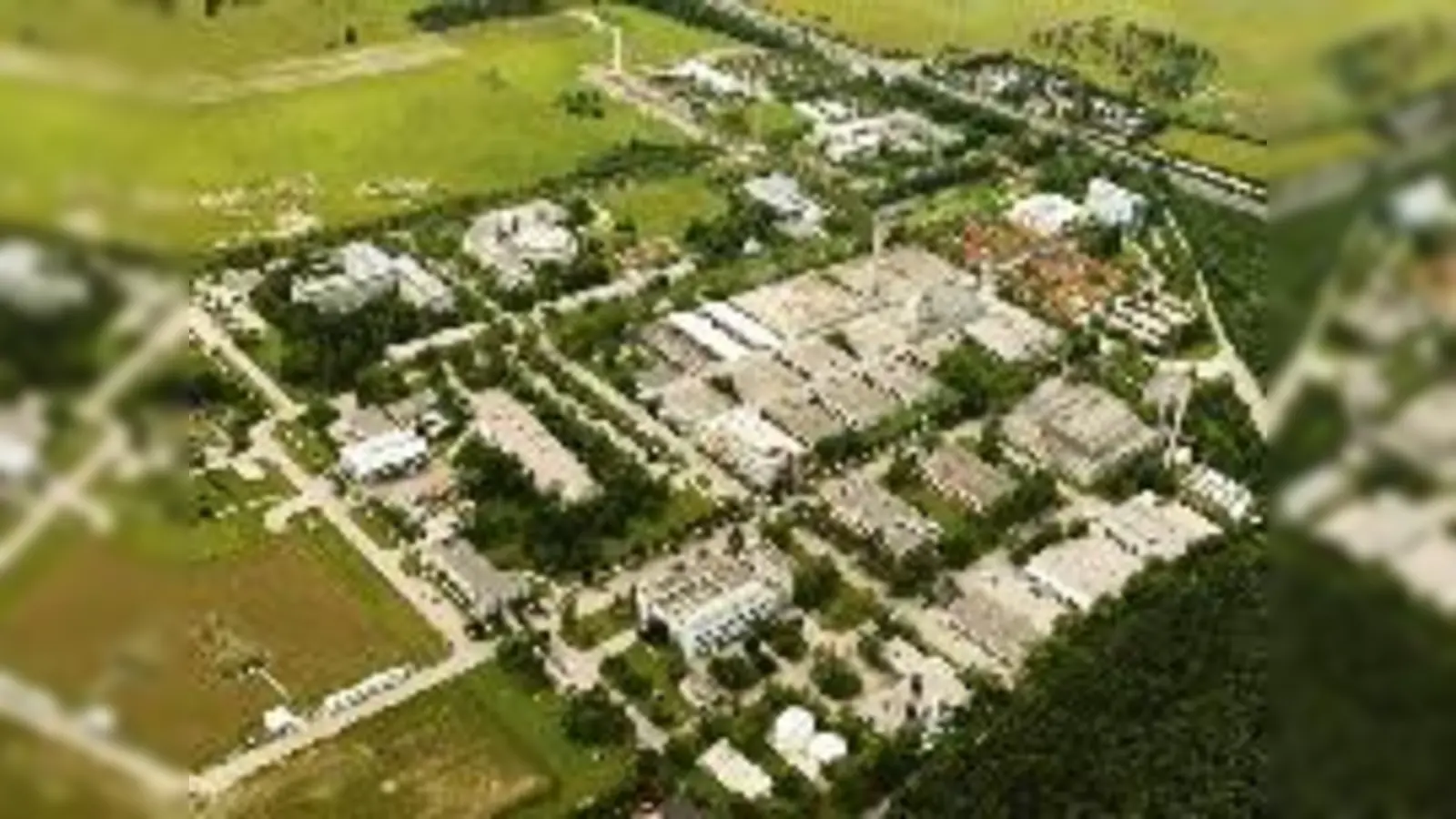Fast so groß wie eine eigene kleine Stadt: Das »Helmholtz-Zentrum München« in Neuherberg.  (Foto: Helmholtz-Zentrum München)