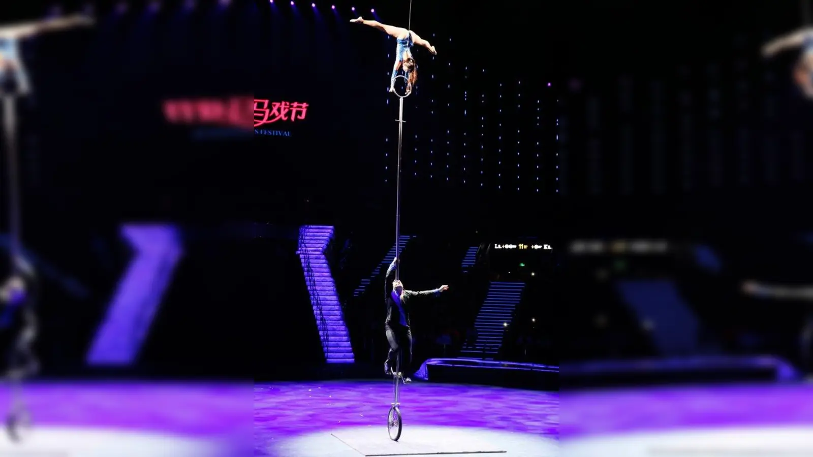 Das Duo Stauberti zeigt artistische Meisterleistungen an der schwankenden Stange. (Foto: circus-krone.de)