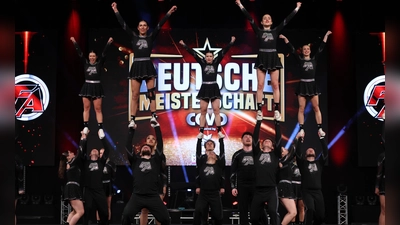 Stolze deutsche Meister: das Team Inferno der Flames Allstars vom TSV Haar. (Foto: AllstarNewMedia/TomLorenz)