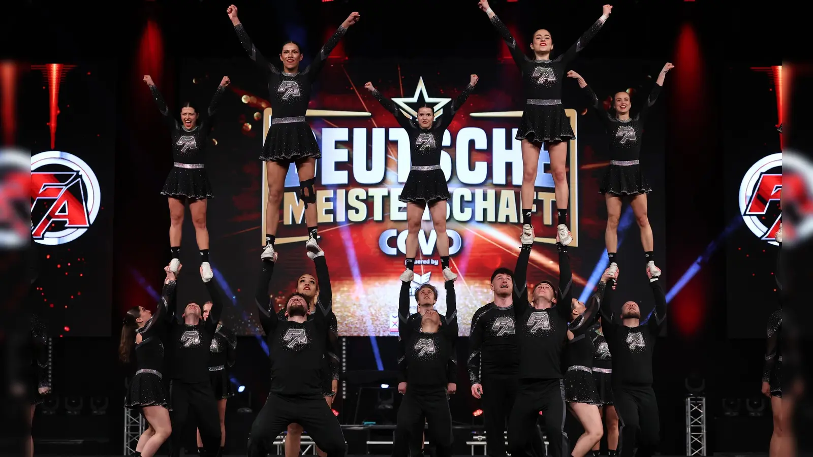 Stolze deutsche Meister: das Team Inferno der Flames Allstars vom TSV Haar. (Foto: AllstarNewMedia/TomLorenz)