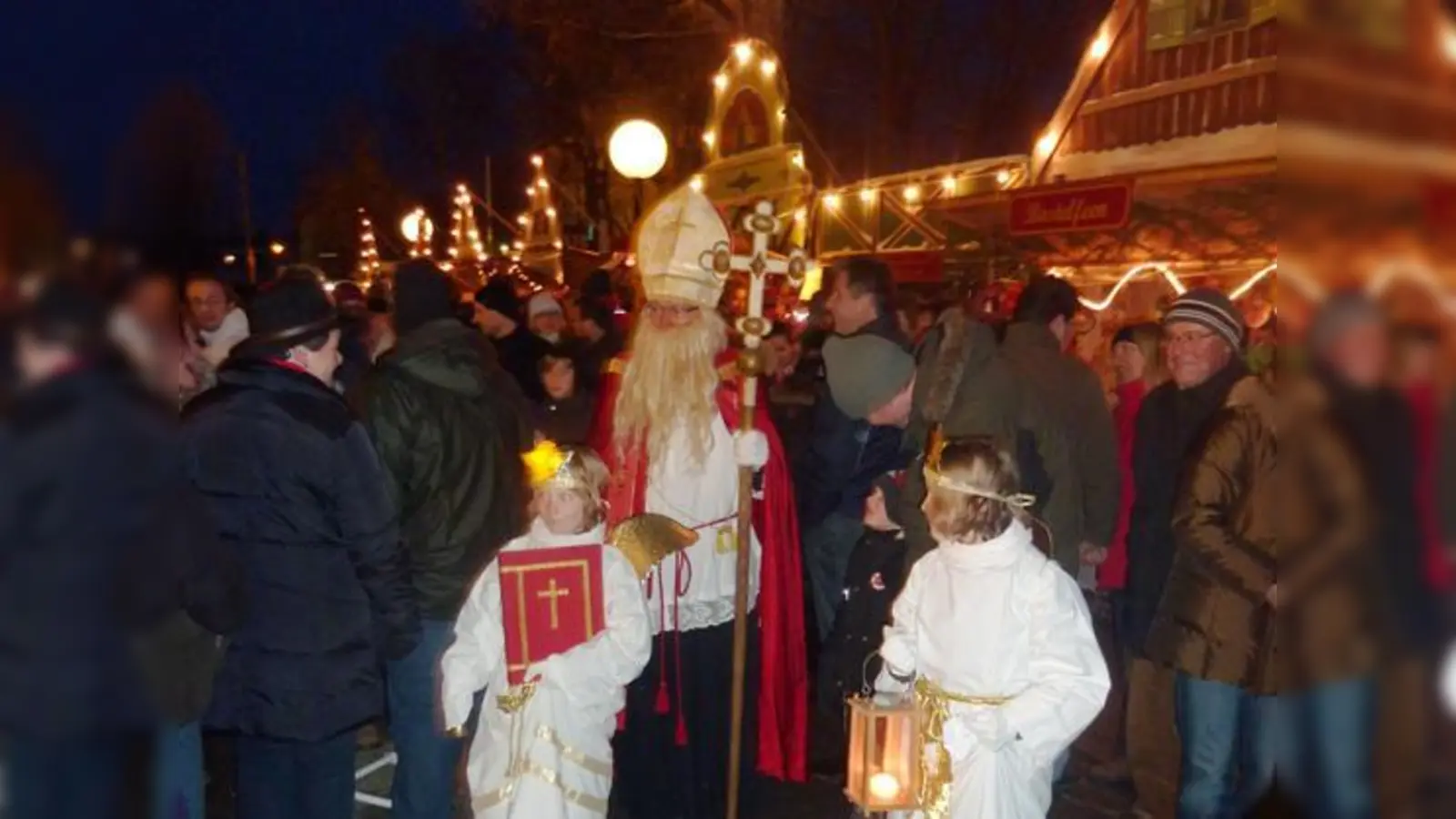 Als Höhepunkt kommt am Sonntag der Nikolaus mit seinen Engeln und hat für alle Kinder ein kleines Geschenk dabei.  (Foto: VA)