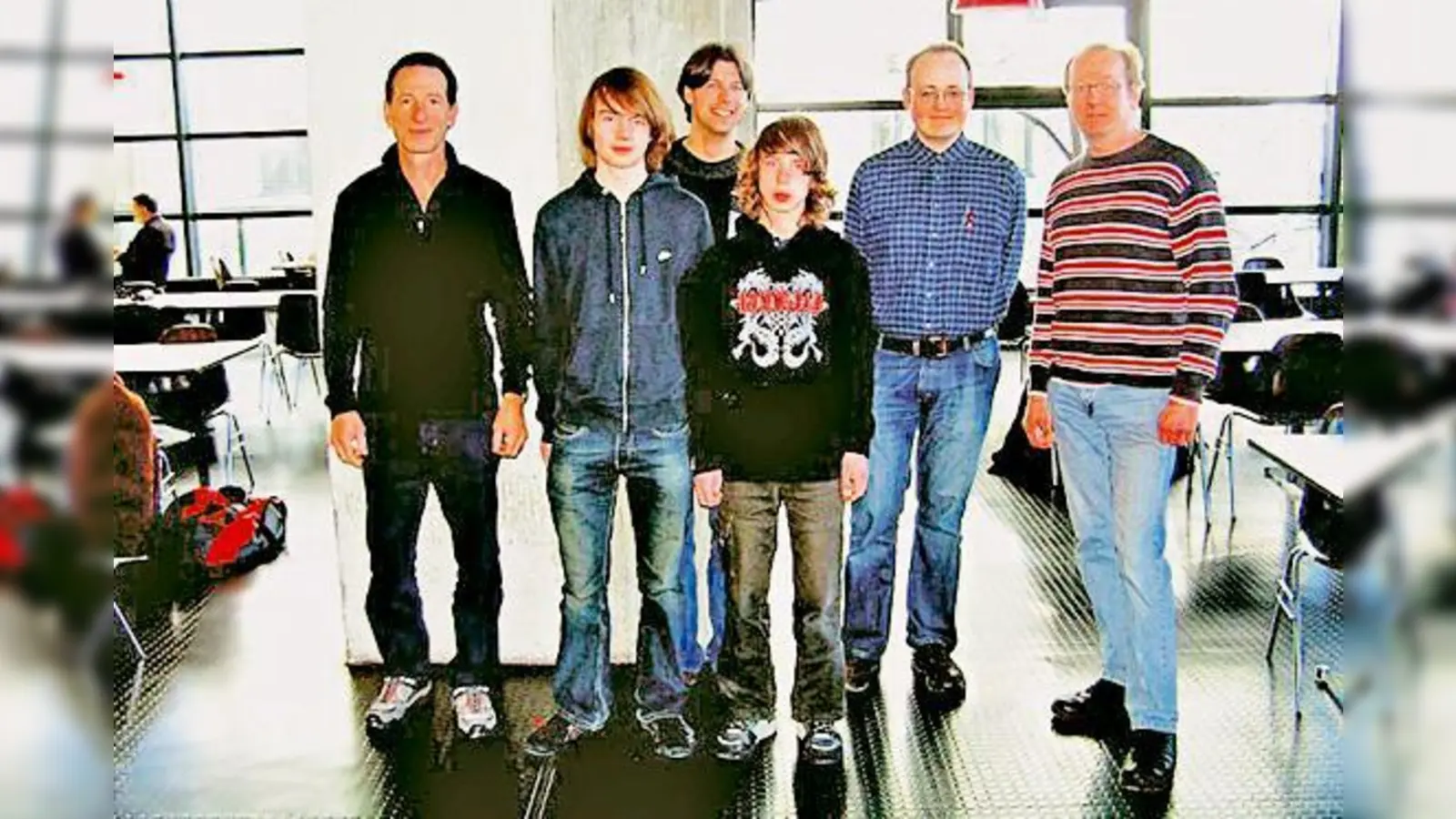 Erfolgreiches Schachteam des FC Fasanerie Nord: Karl Tafelmayer, Valentin Passon, Christian Wied, Marcel Passon, Mike Jäger &amp; Gerd Müller (v. l.).	 (Foto: Verein)